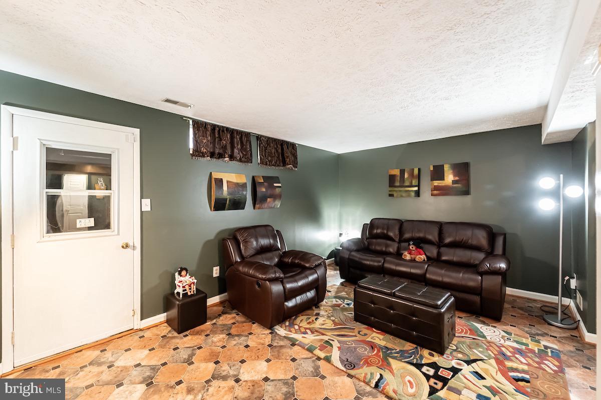 WILLOW HILLS - Residential