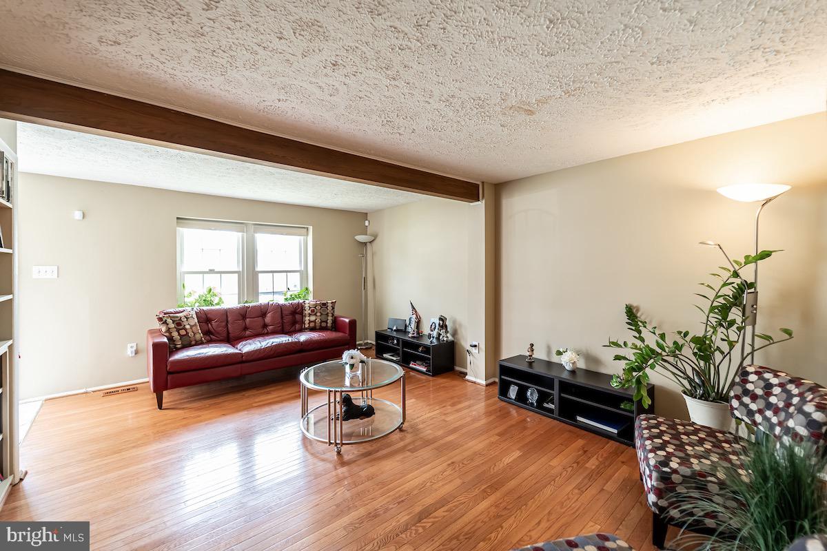 WILLOW HILLS - Residential