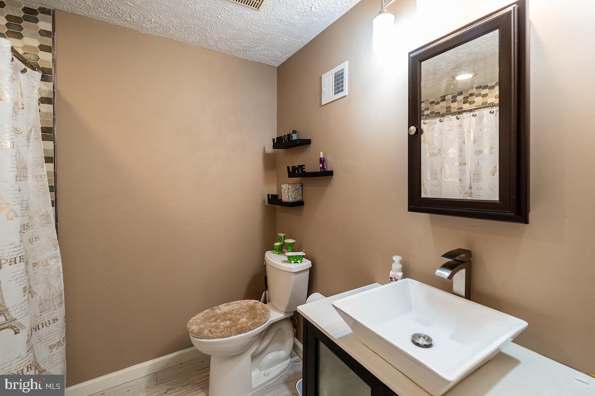 WILLOW HILLS - Residential