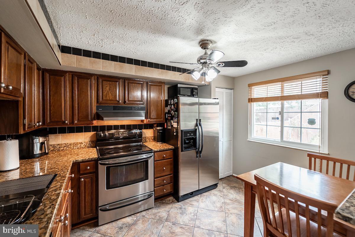 WILLOW HILLS - Residential