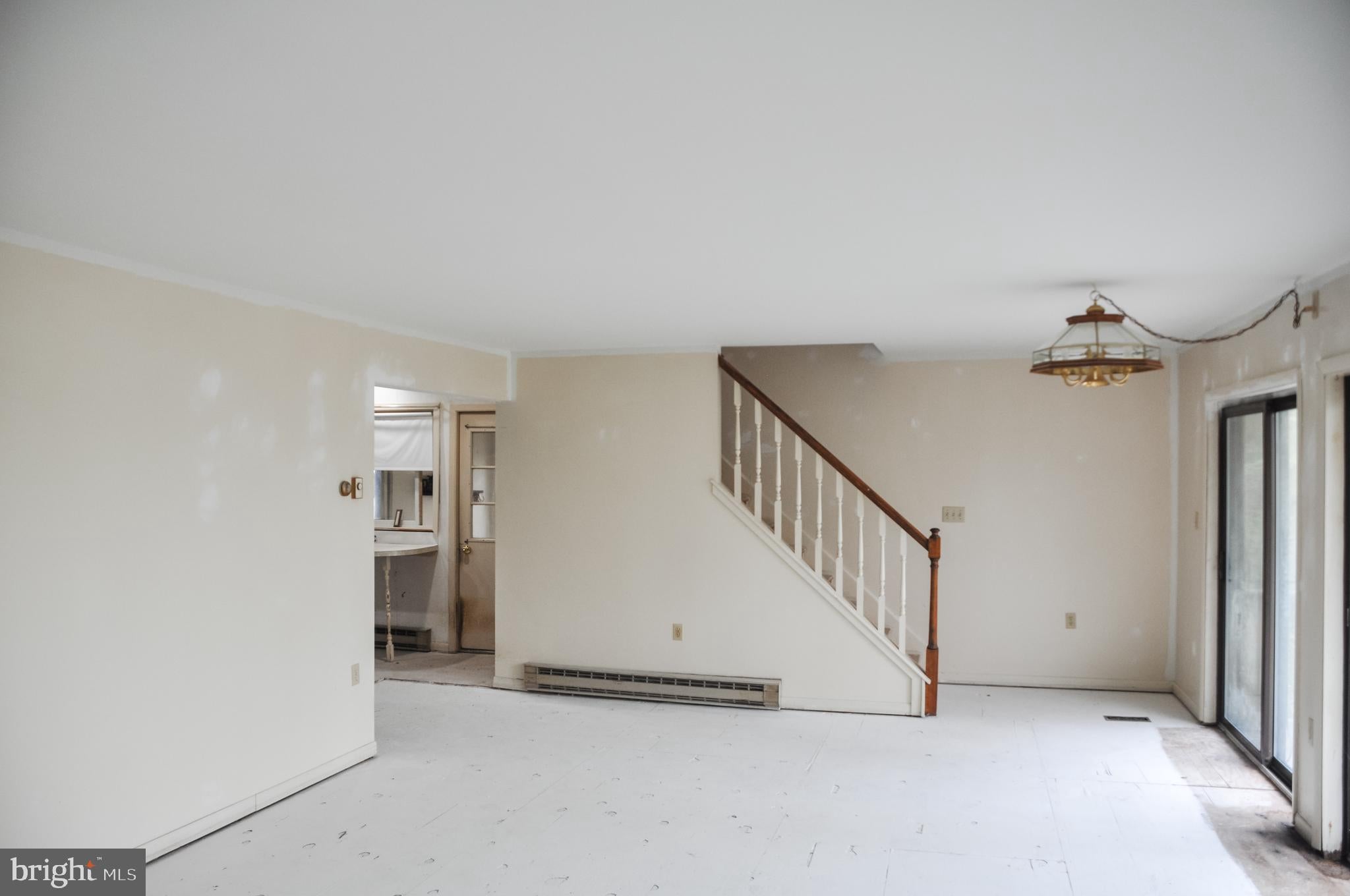 121 LONGVIEW DRIVE