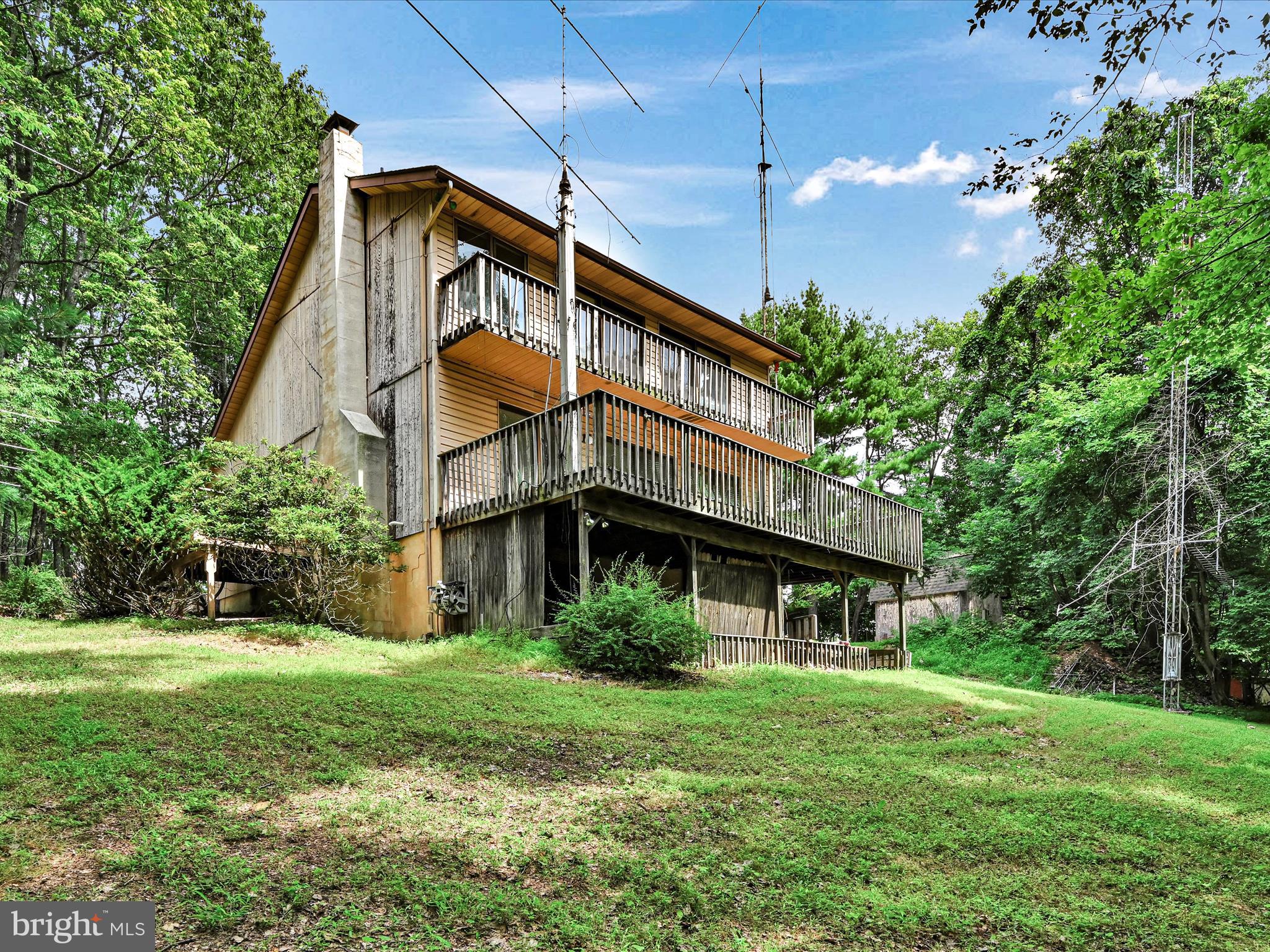 121 LONGVIEW DRIVE