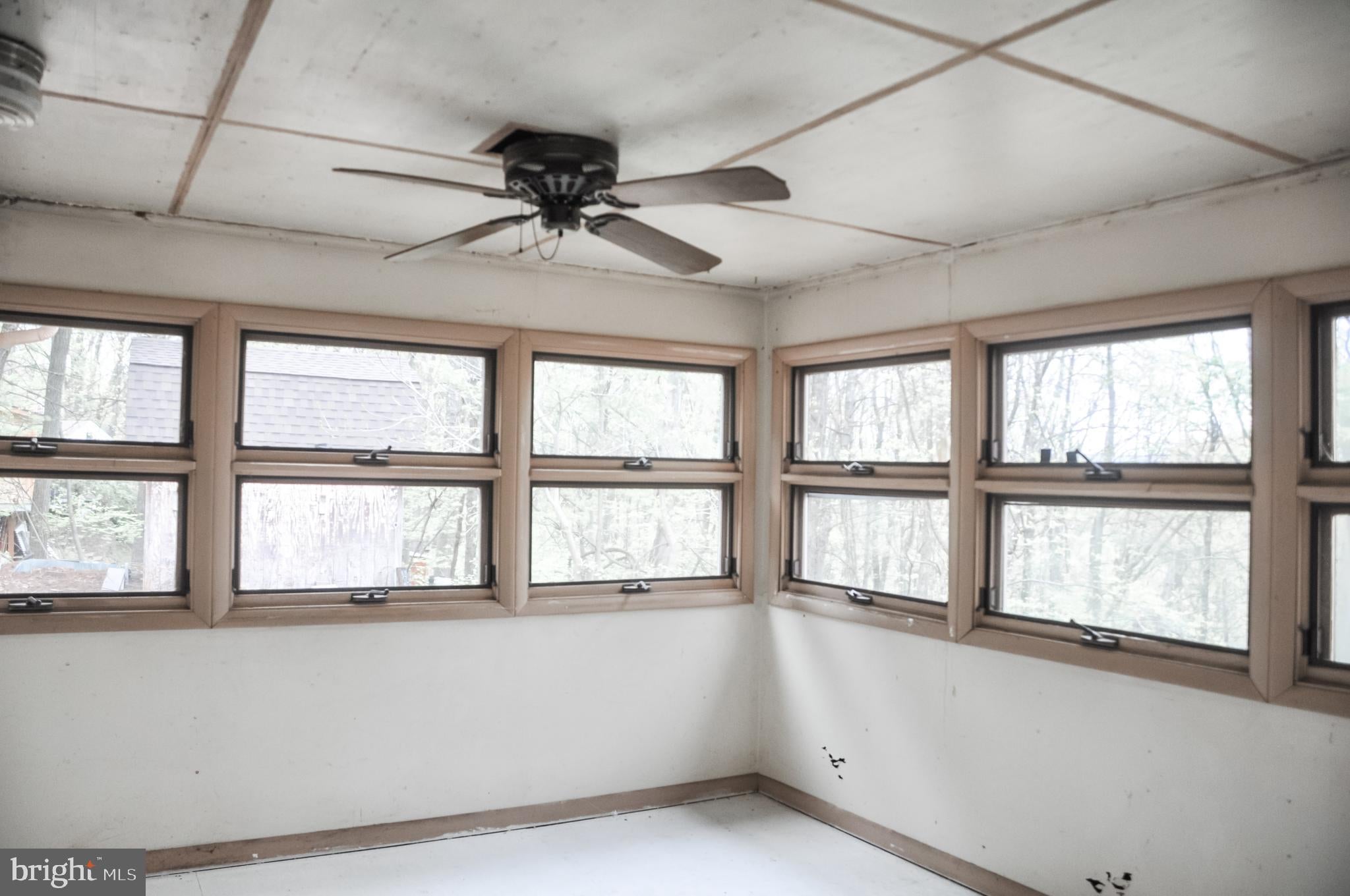 121 LONGVIEW DRIVE