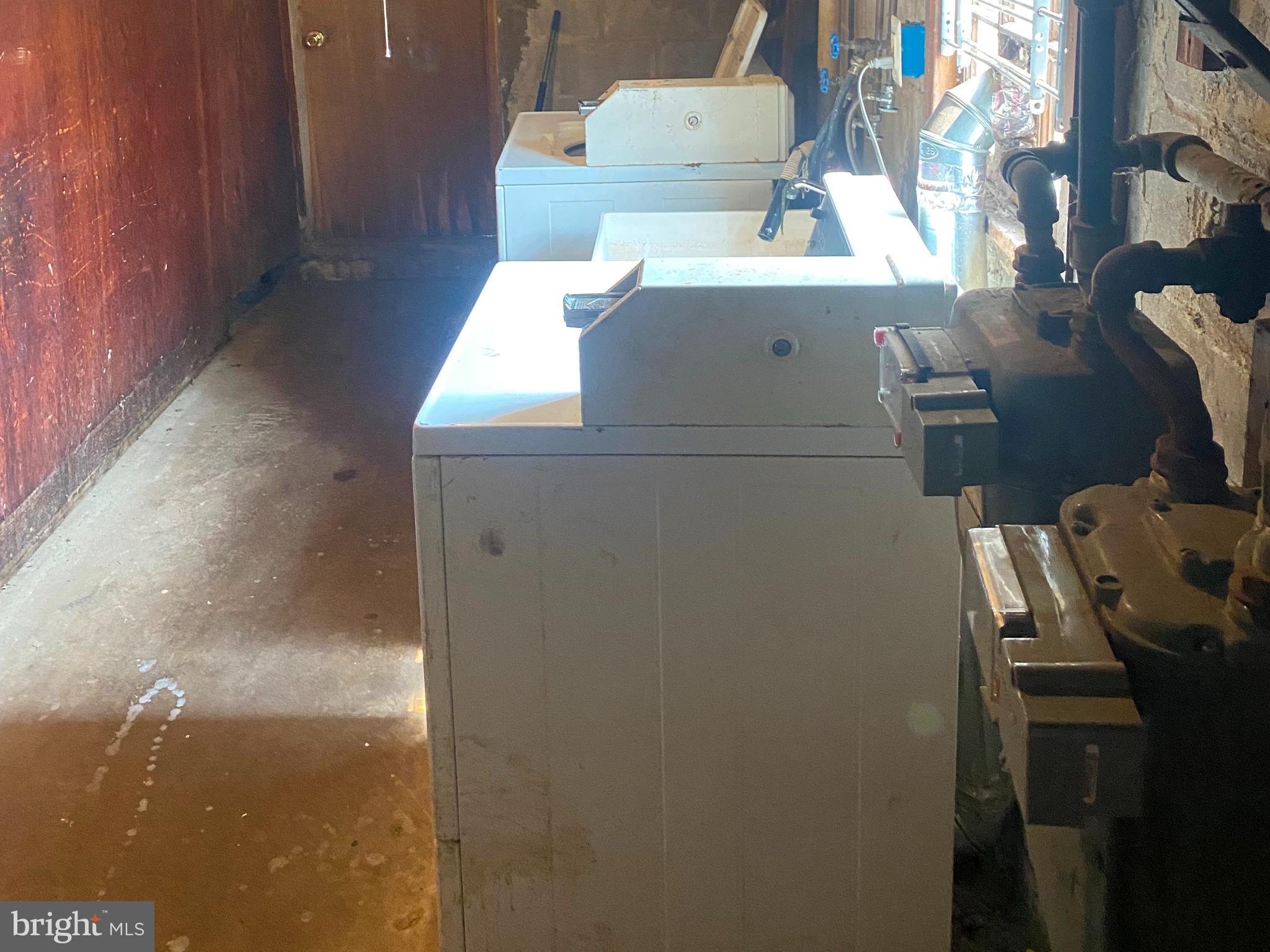 GUILFORD - Commercial Sale