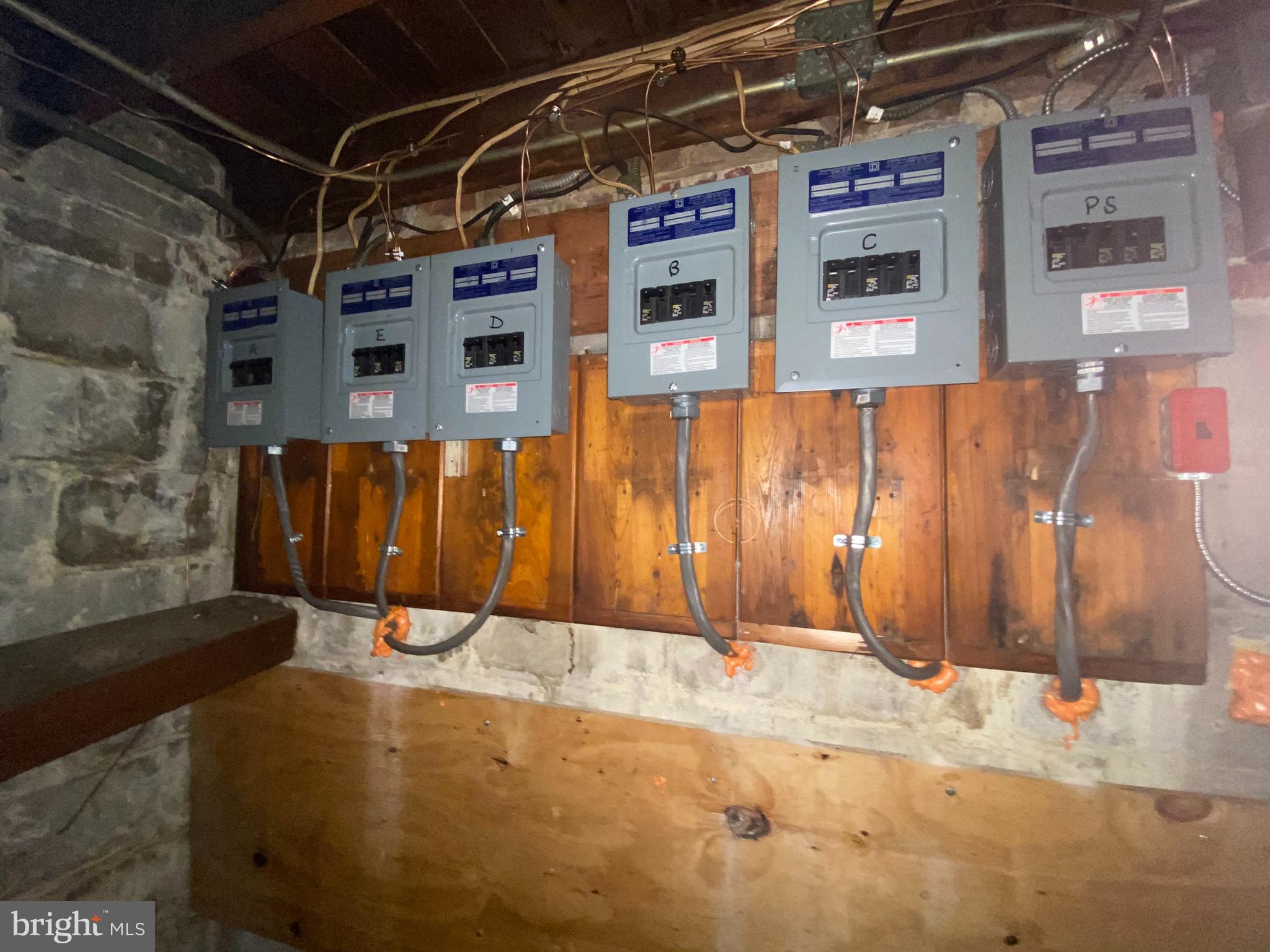 GUILFORD - Commercial Sale