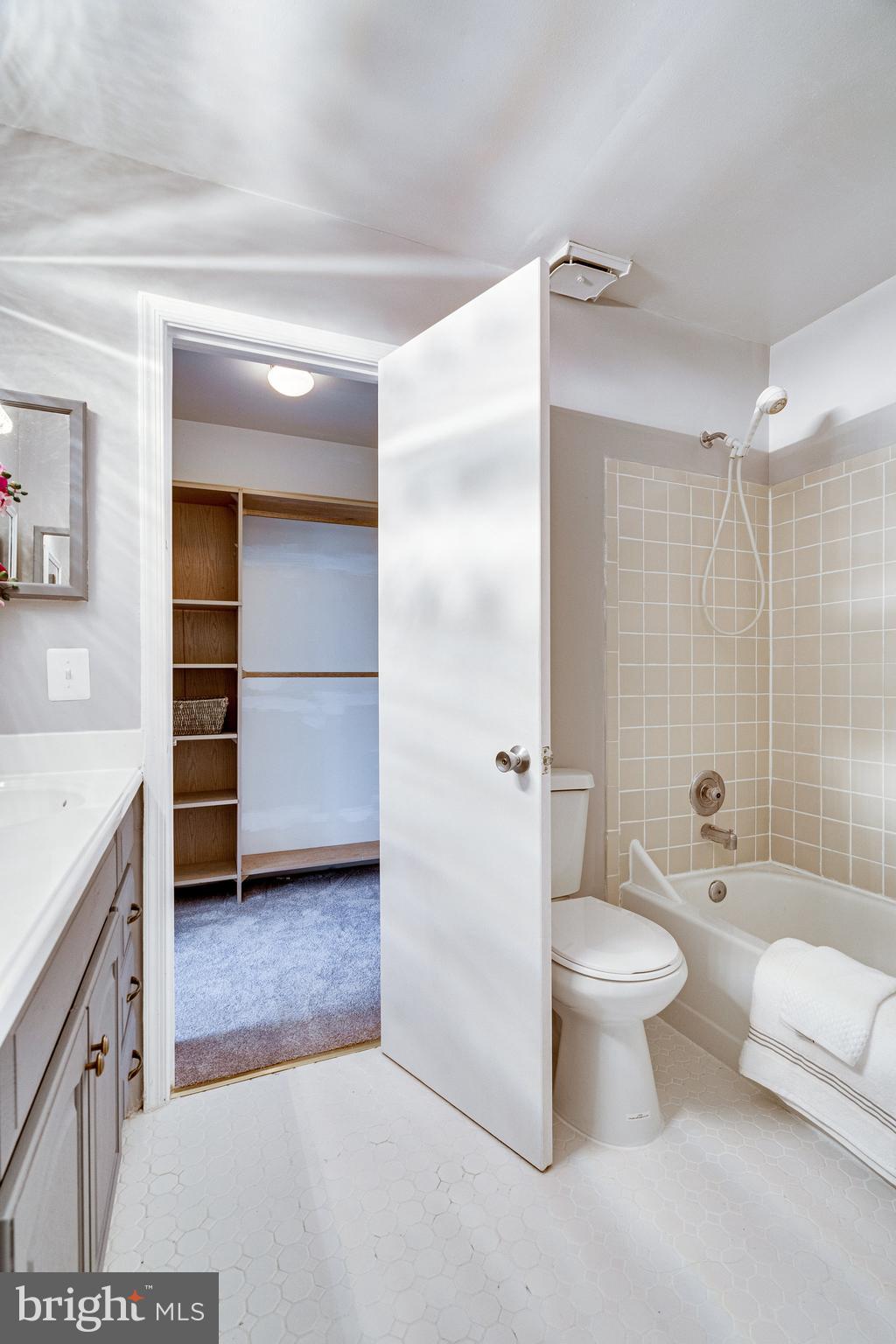 BEDFORD PARK - Residential