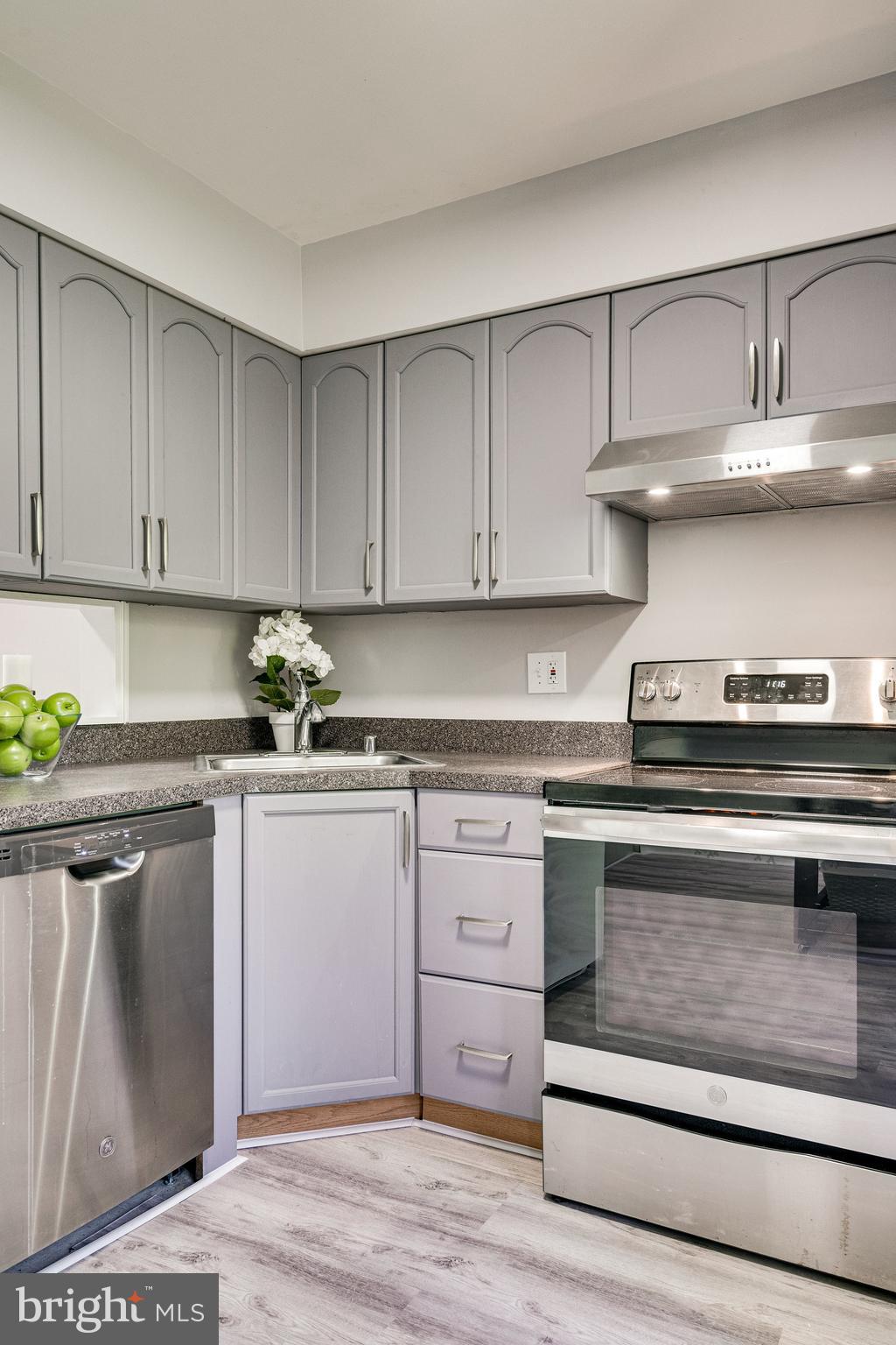 BEDFORD PARK - Residential