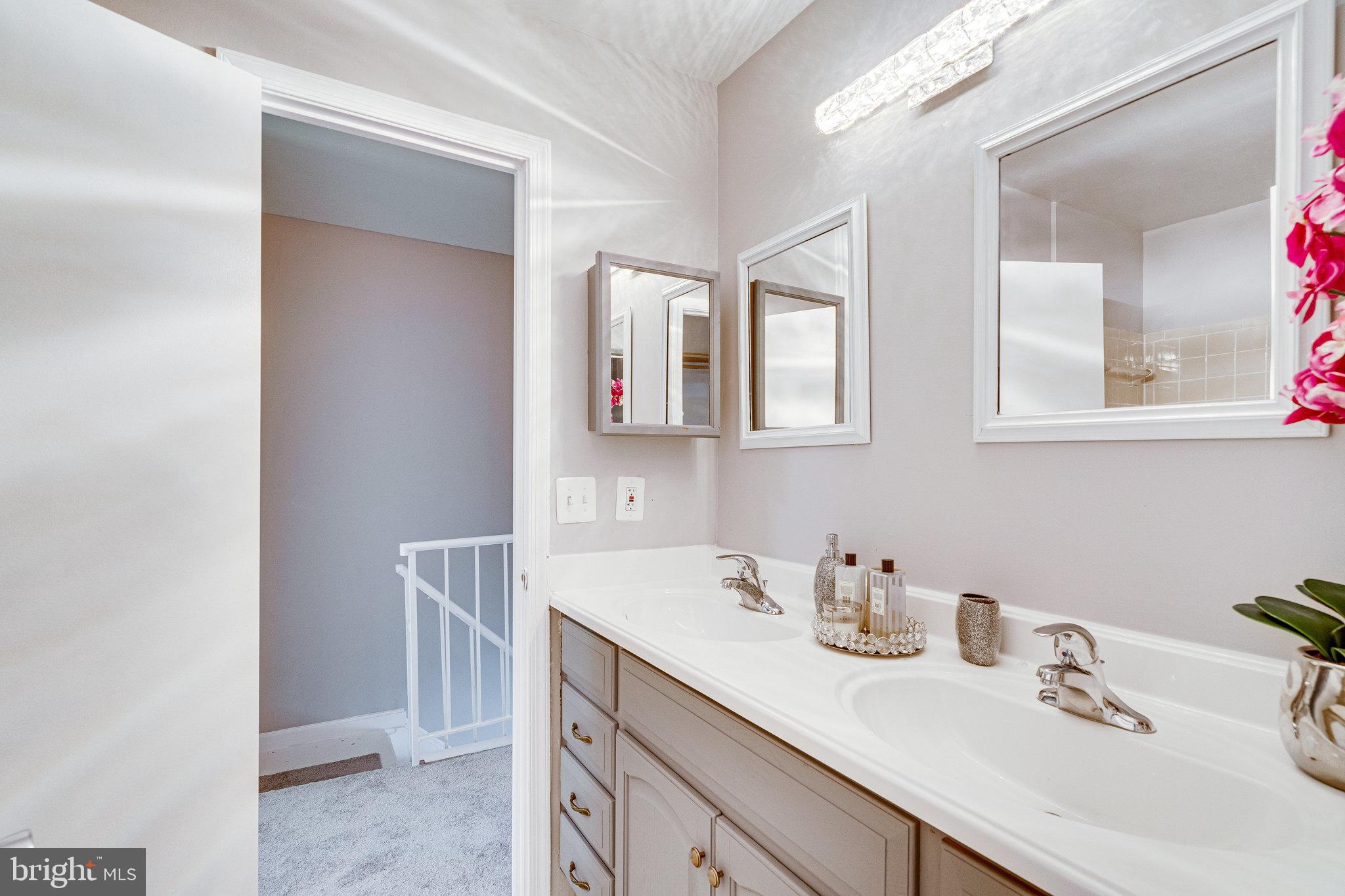 BEDFORD PARK - Residential