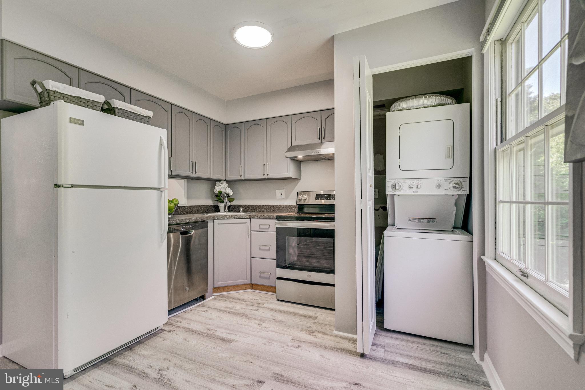 BEDFORD PARK - Residential