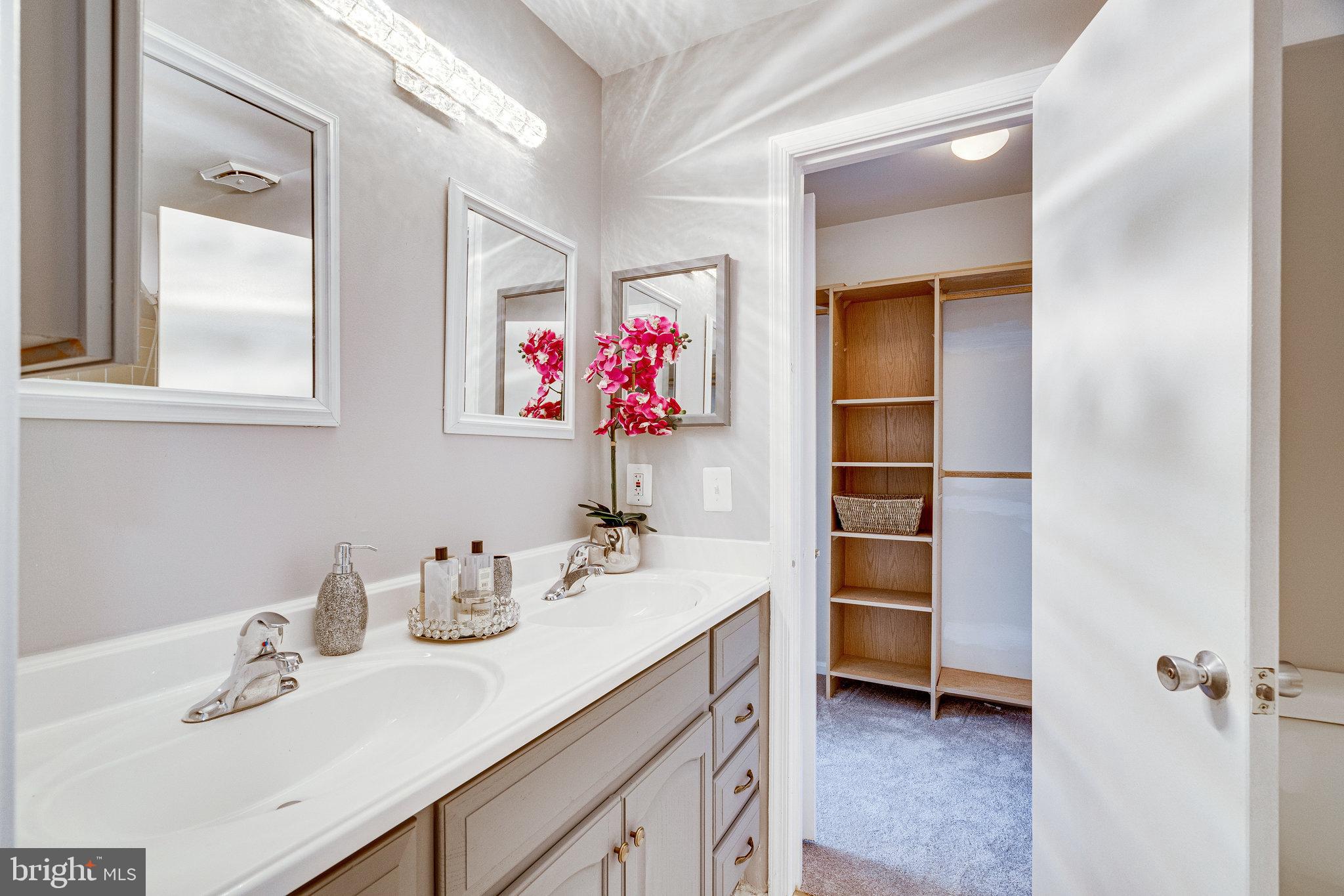 BEDFORD PARK - Residential