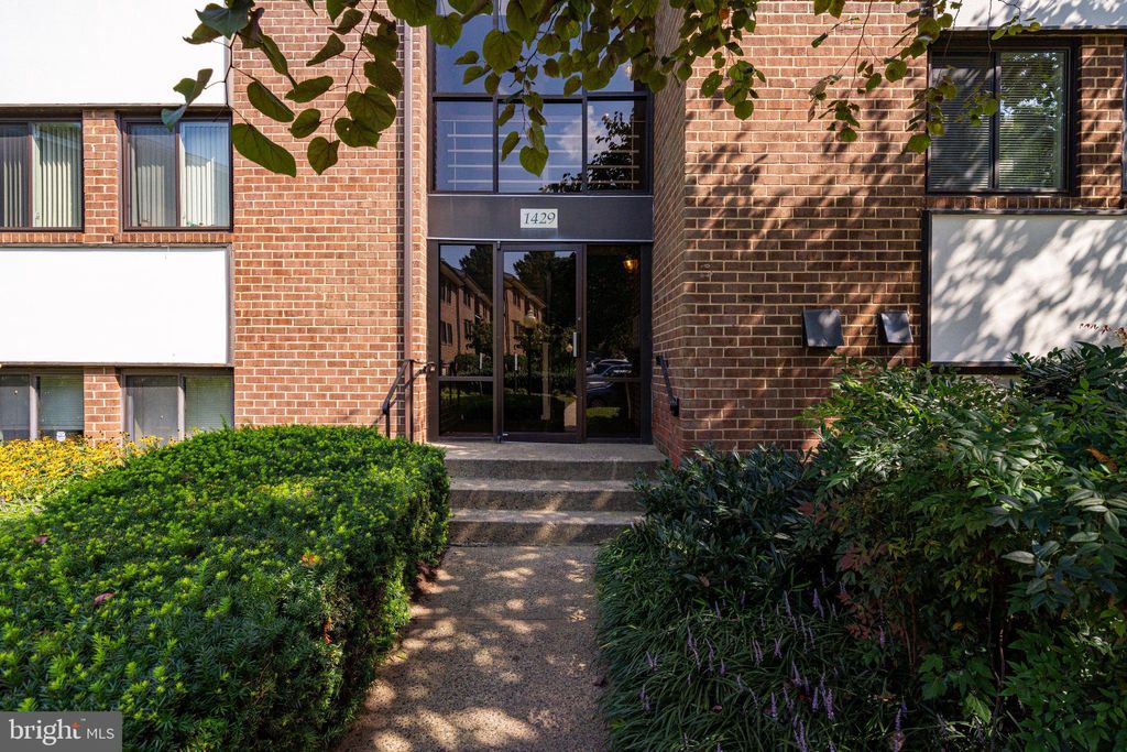 Photo of 1429 Northgate Square #2A, RESTON, VA 20190 (MLS # VAFX2307640)
