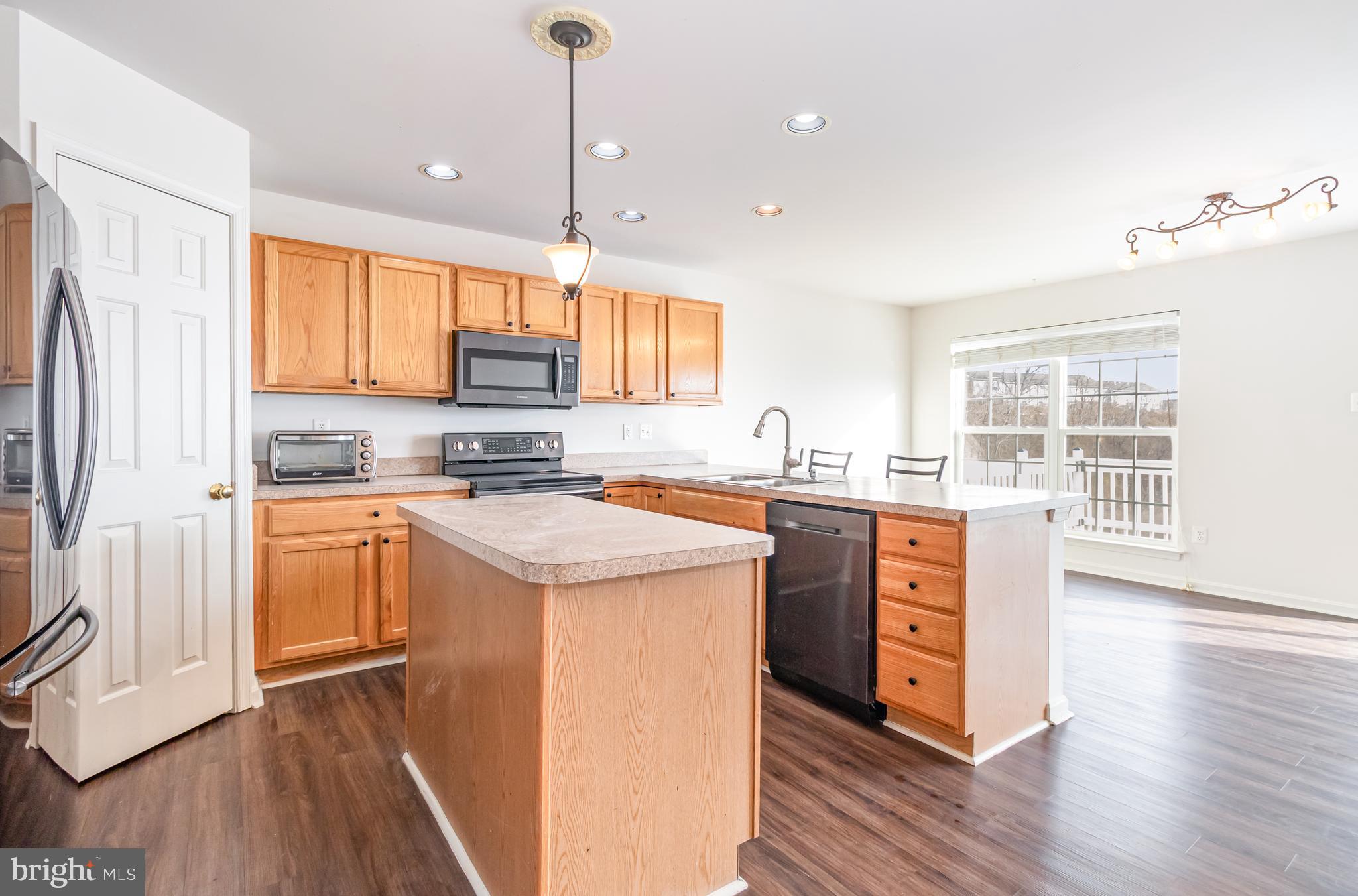 WELLINGTON MANOR - Residential