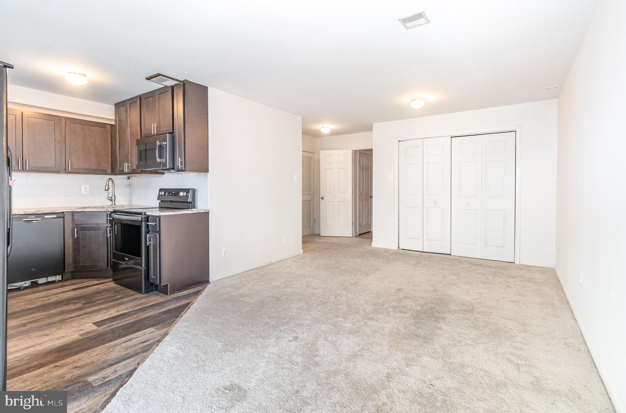 WELLINGTON MANOR - Residential