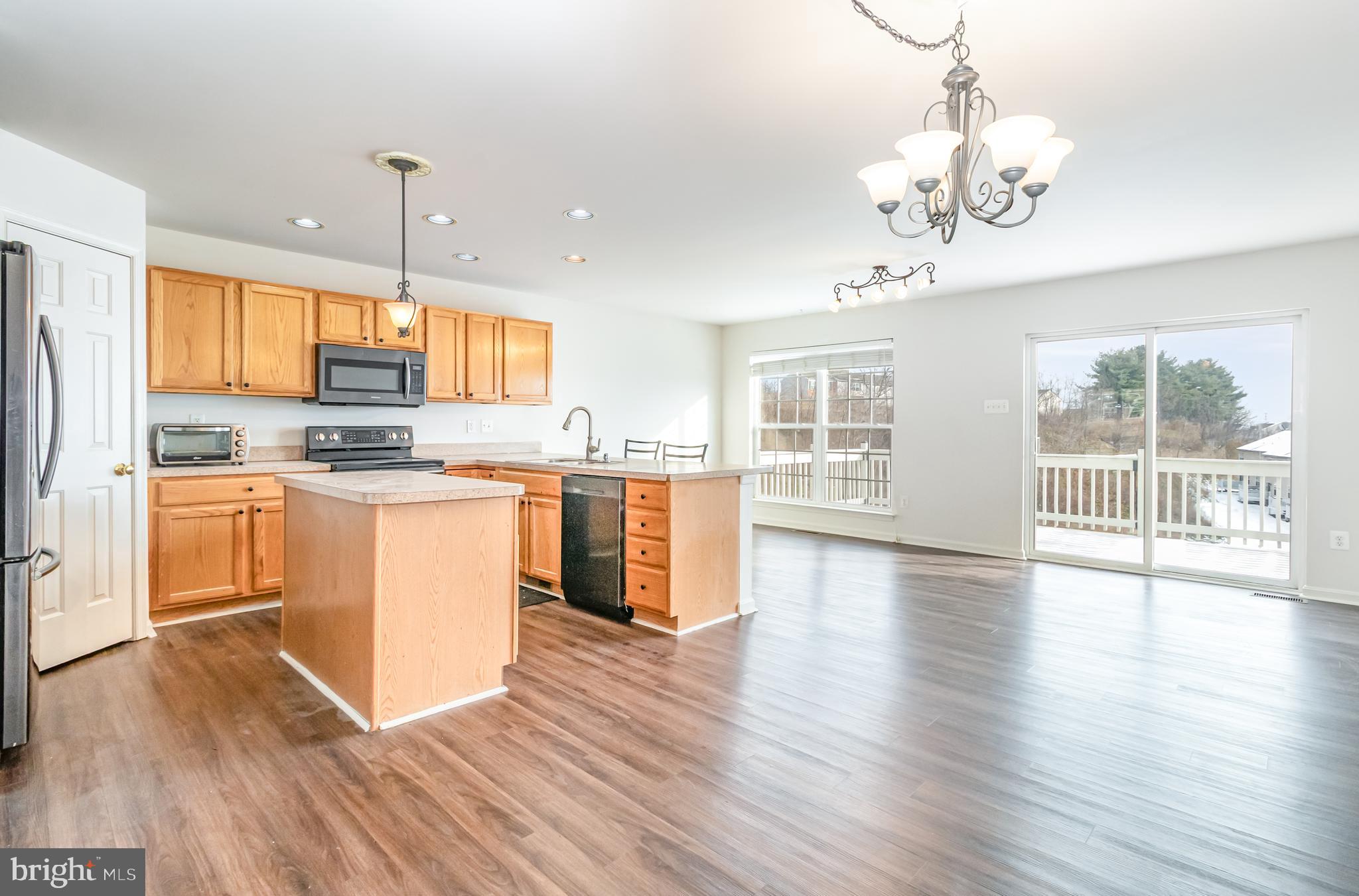 WELLINGTON MANOR - Residential