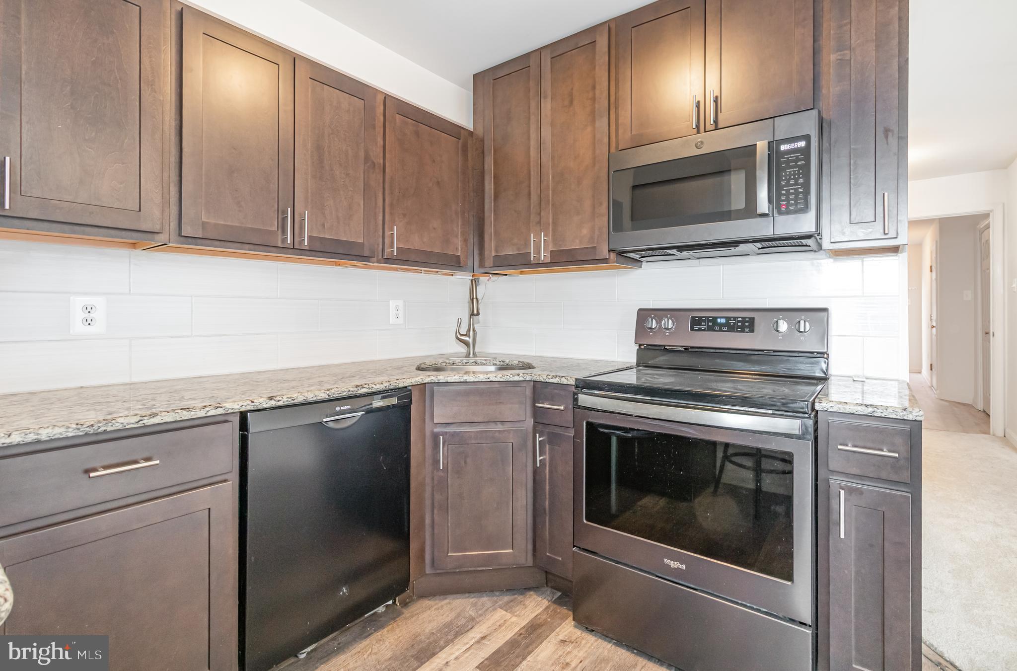 WELLINGTON MANOR - Residential