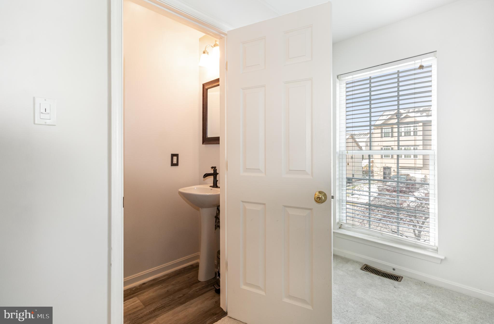 WELLINGTON MANOR - Residential