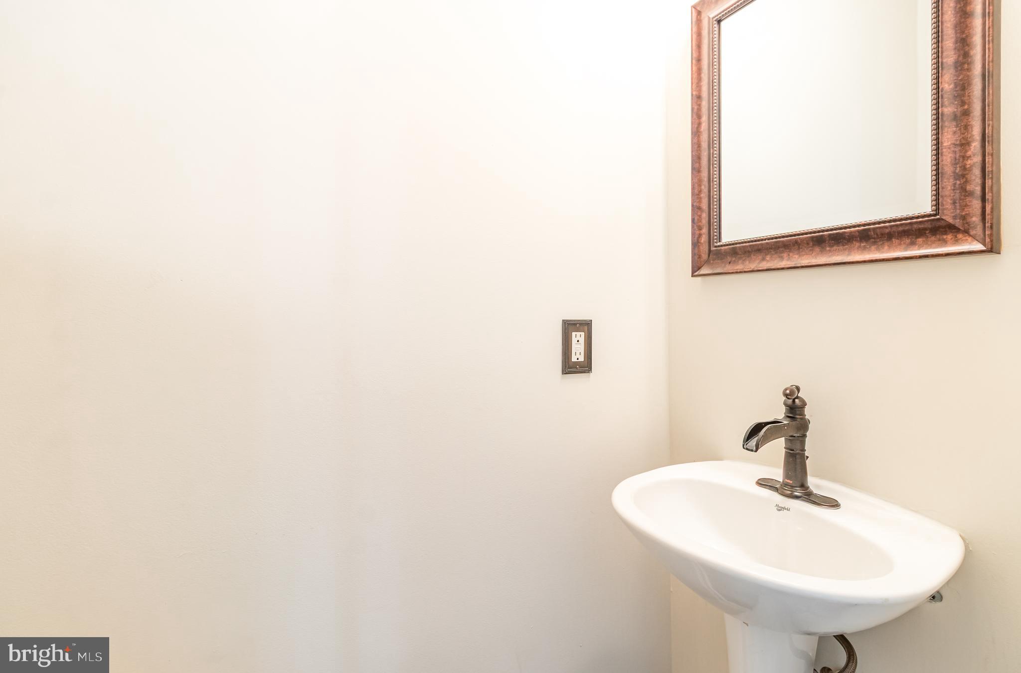 WELLINGTON MANOR - Residential