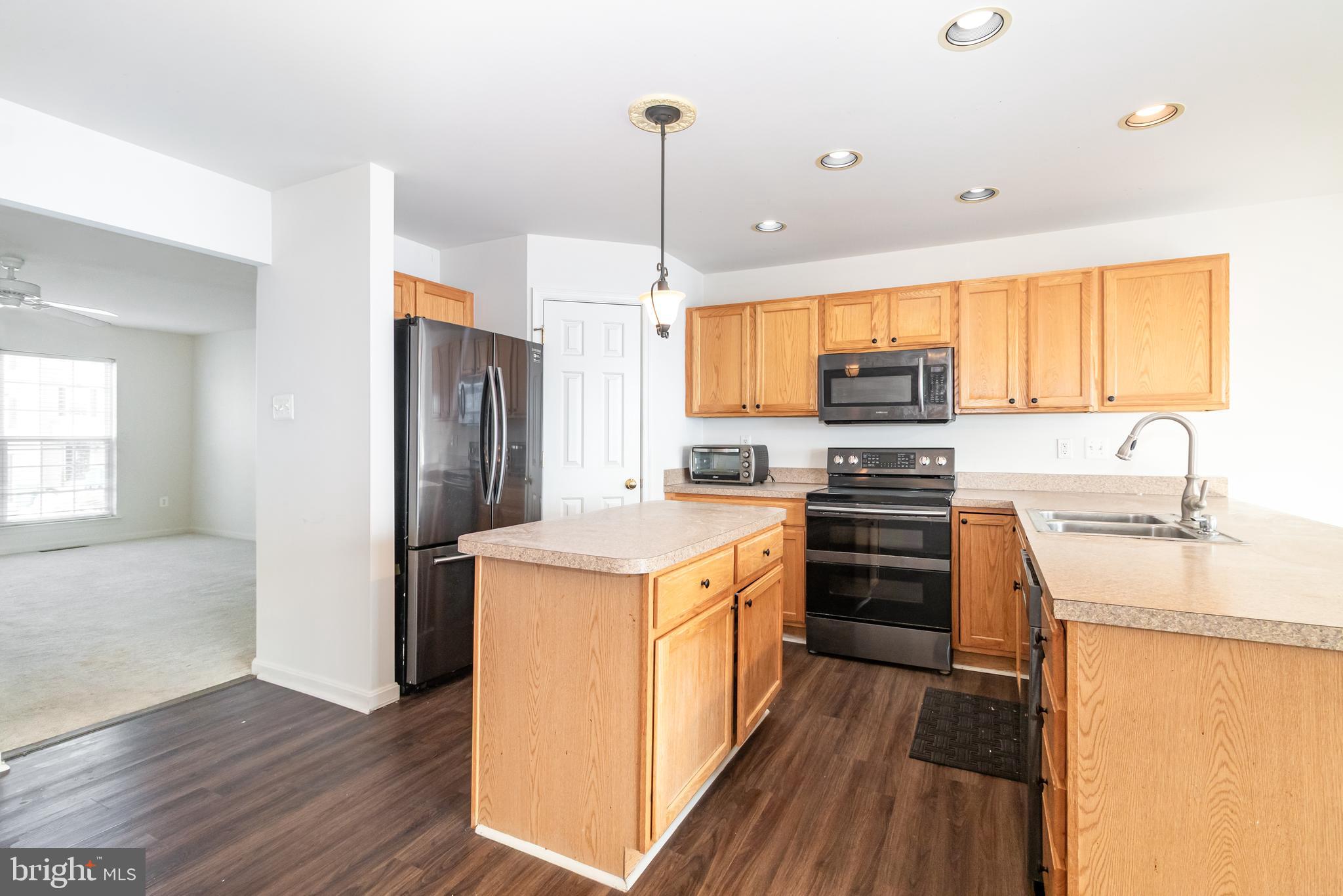 WELLINGTON MANOR - Residential