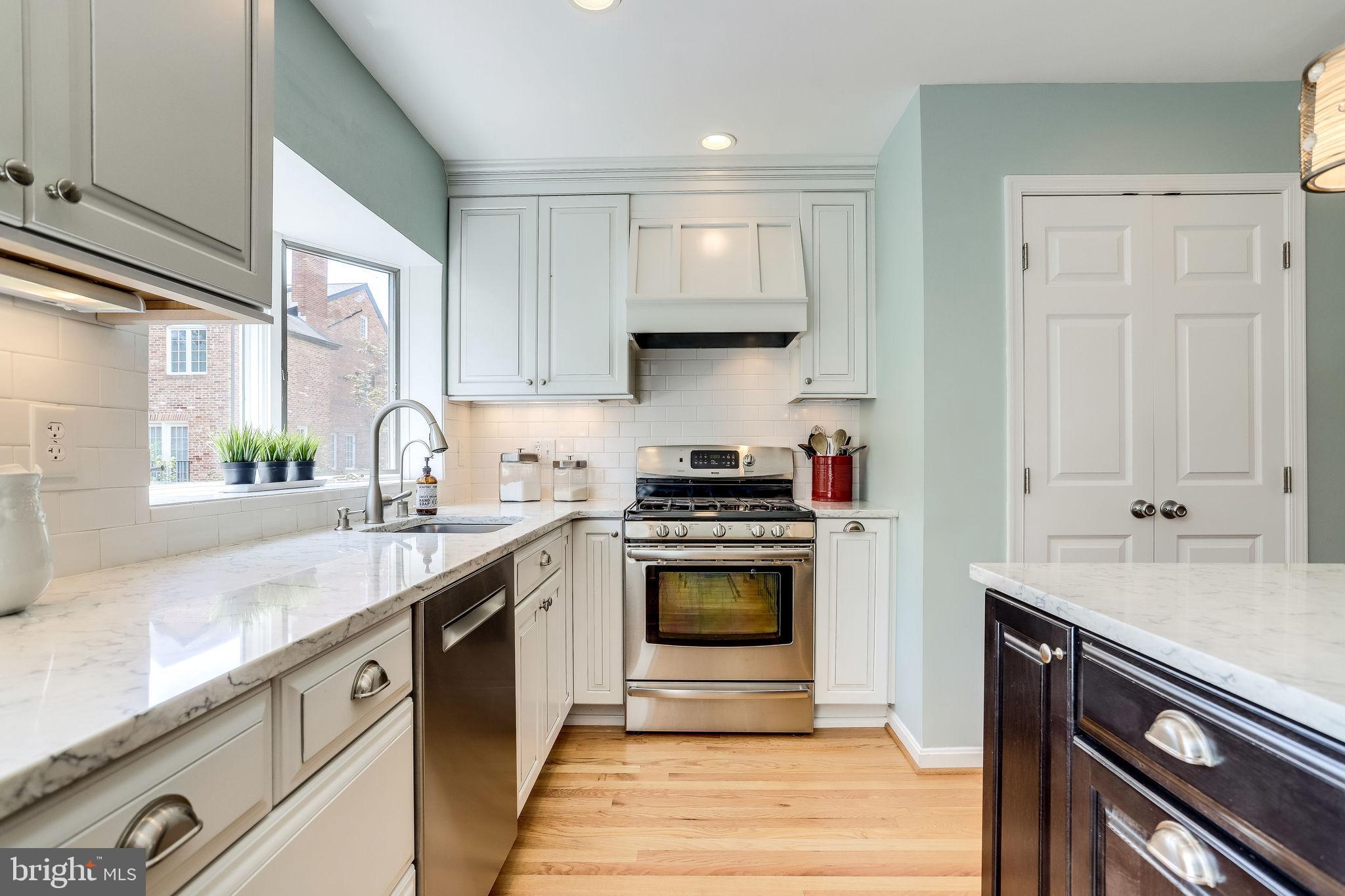 YATES GARDENS - Residential