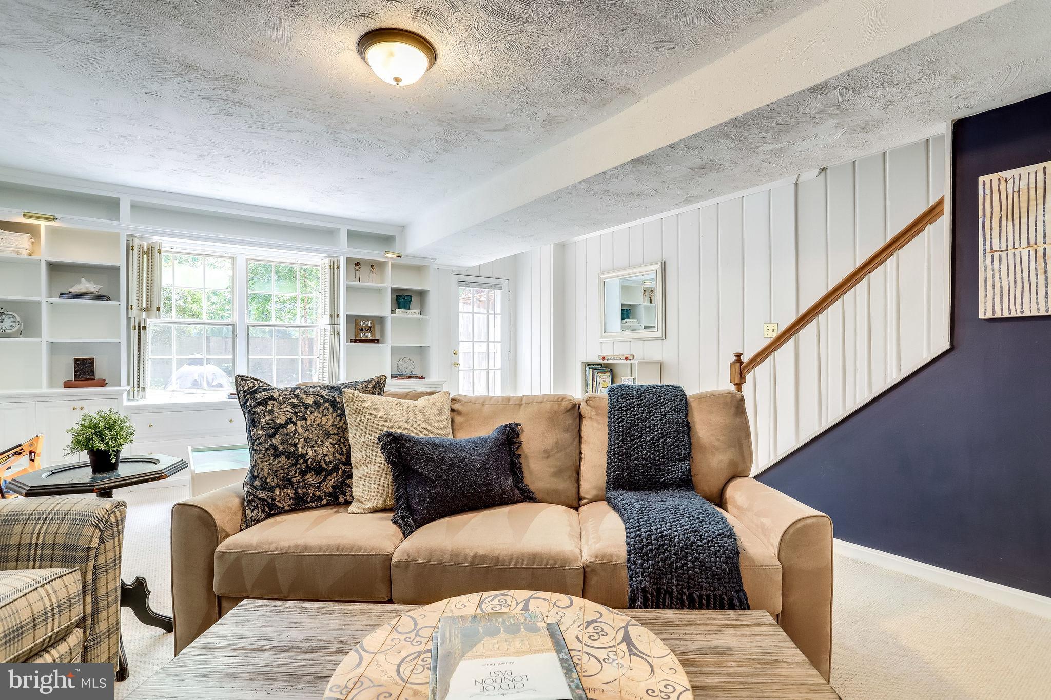 YATES GARDENS - Residential