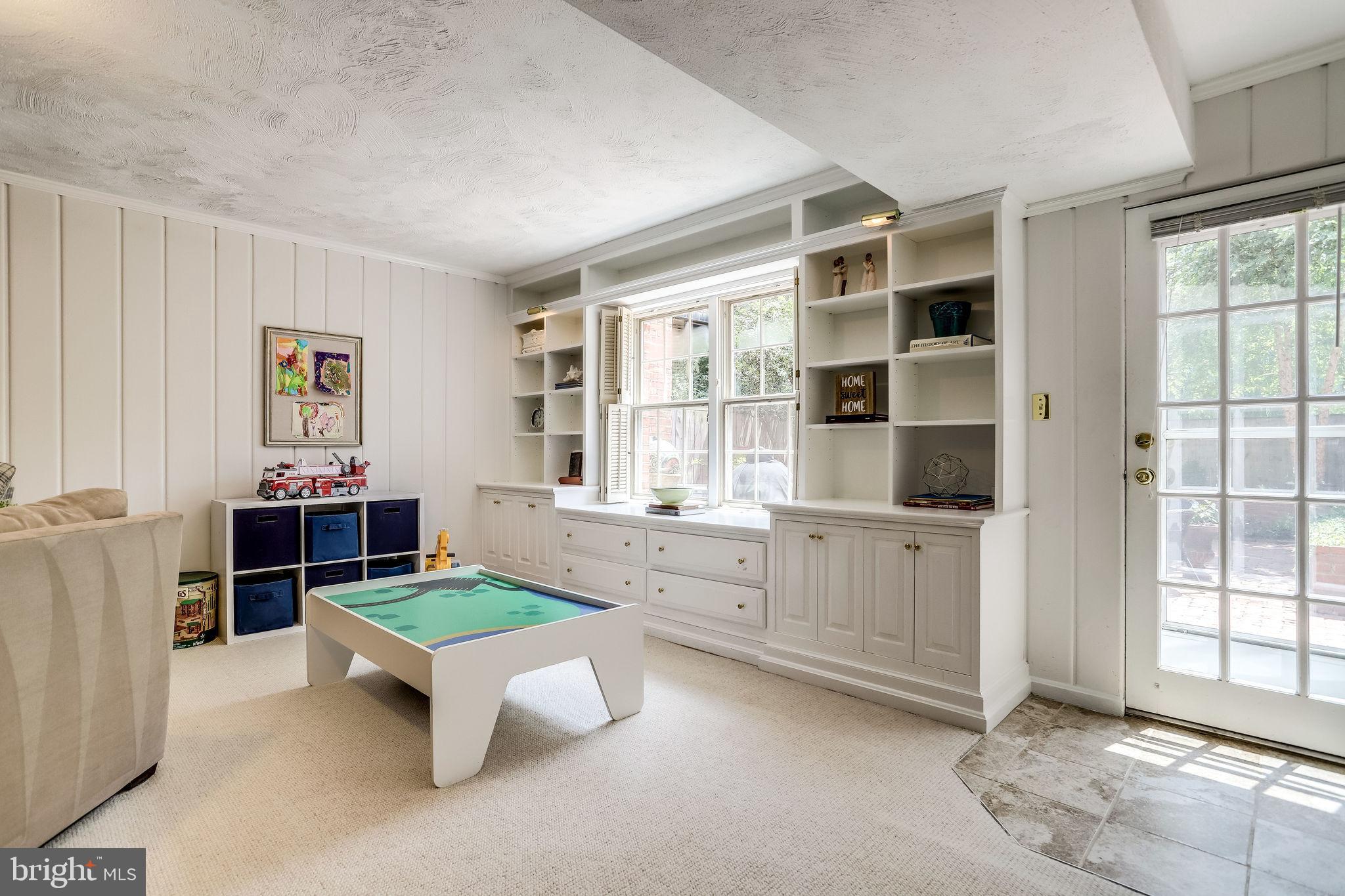 YATES GARDENS - Residential