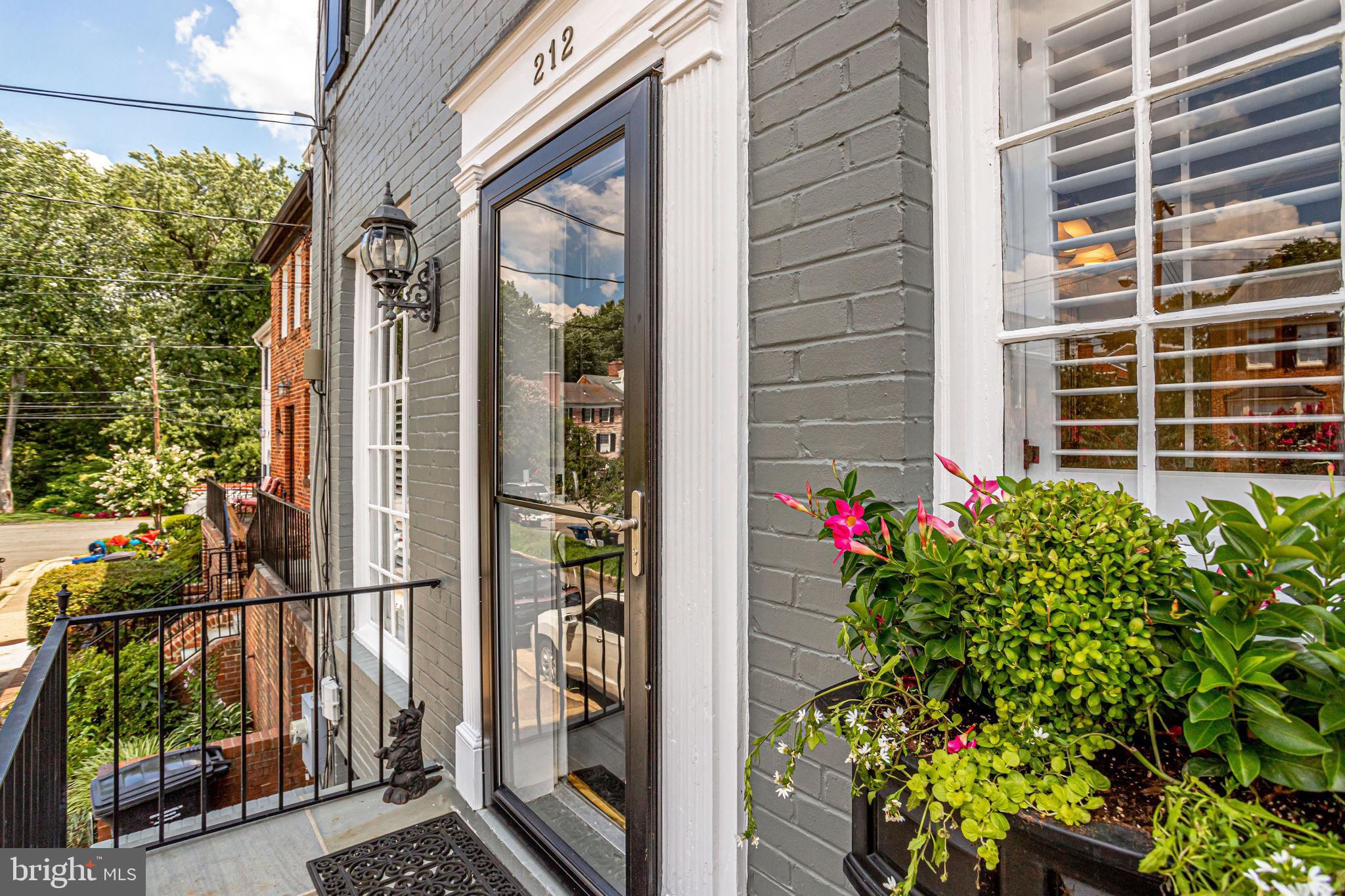 YATES GARDENS - Residential