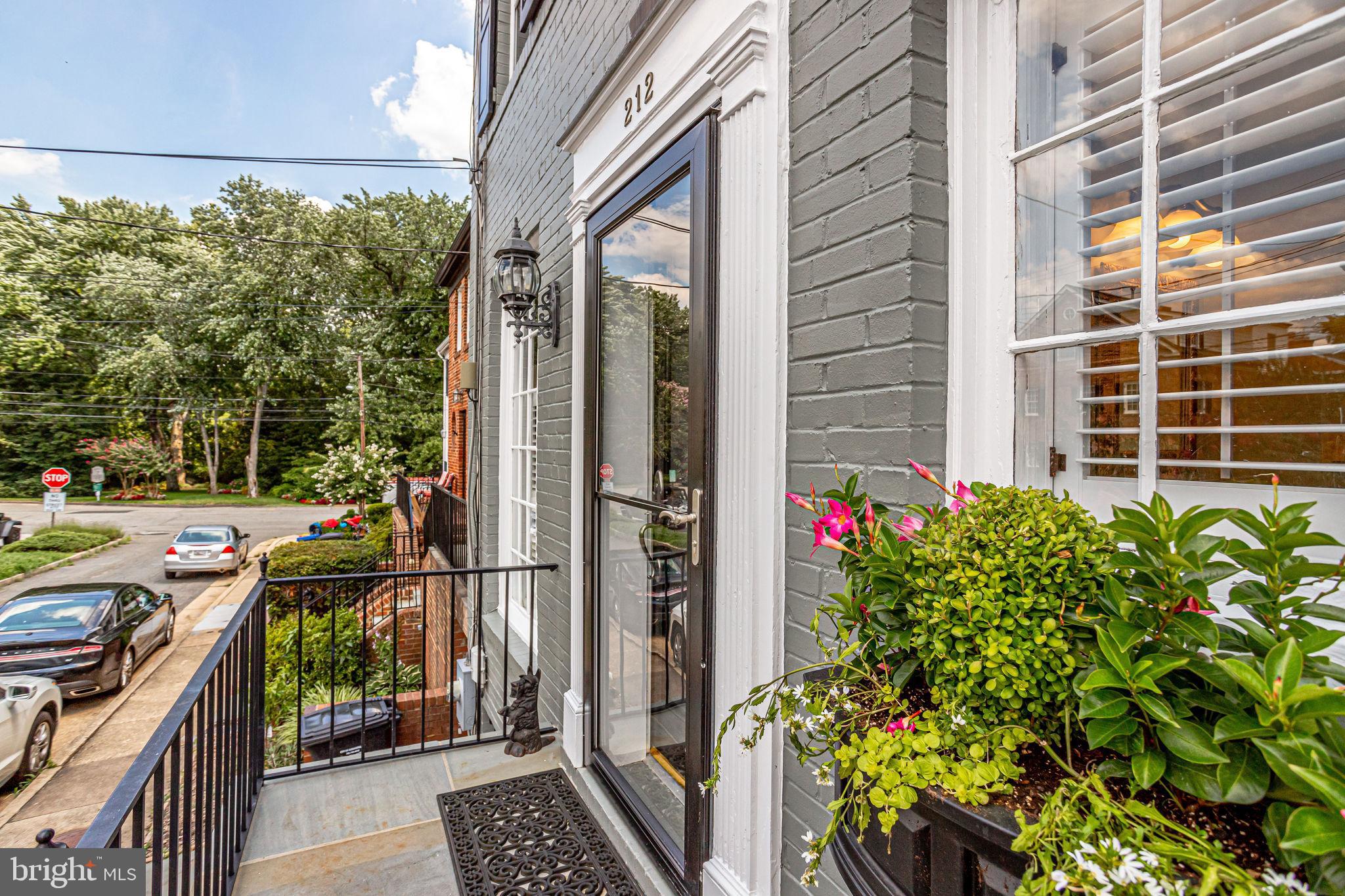 YATES GARDENS - Residential