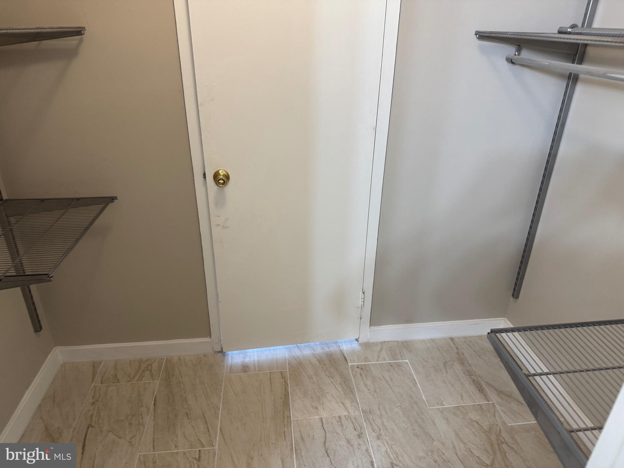 PROMENADE TOWERS - Residential Lease