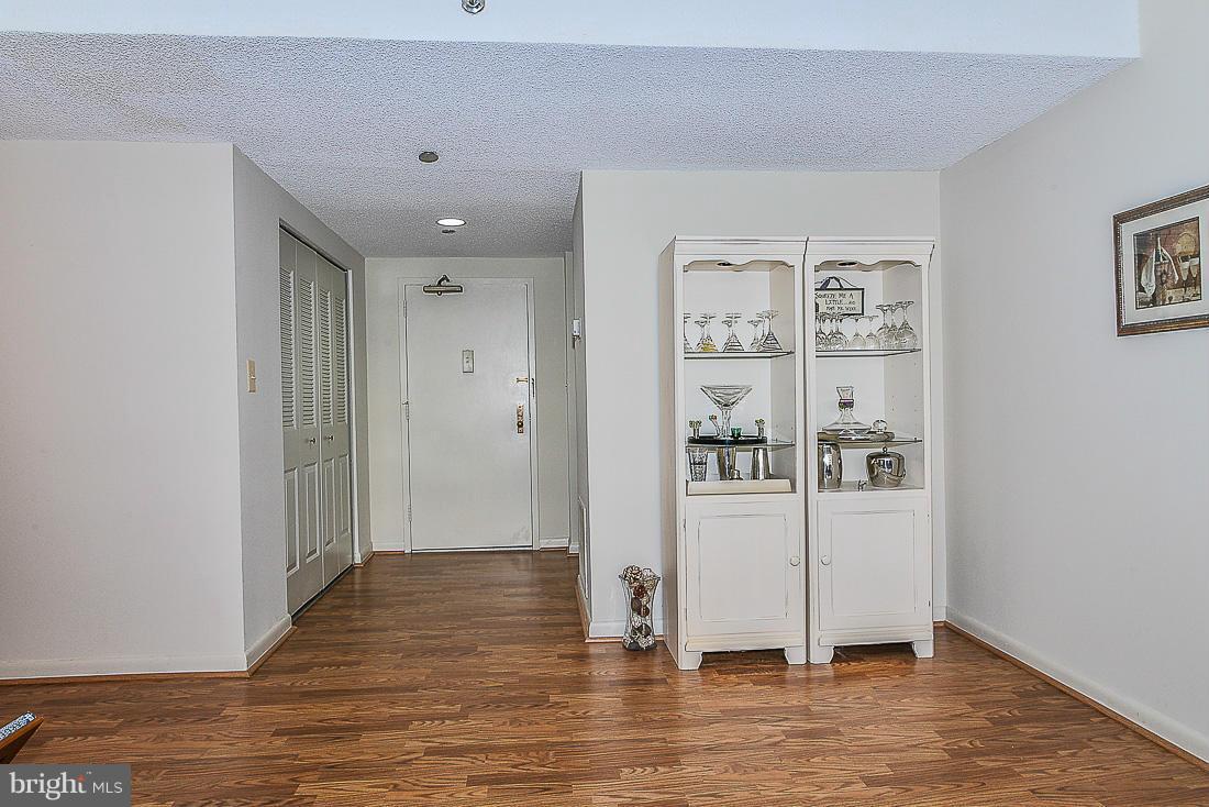 SKYLINE HOUSE - Residential