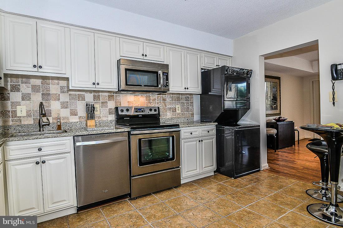 SKYLINE HOUSE - Residential