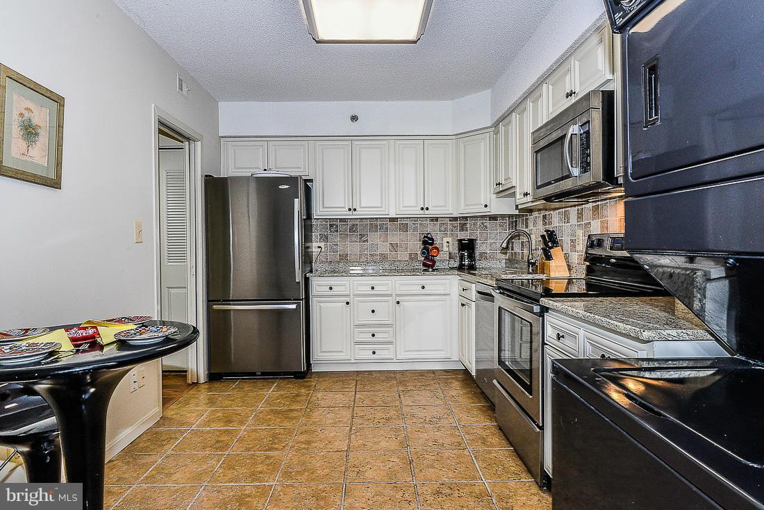 SKYLINE HOUSE - Residential