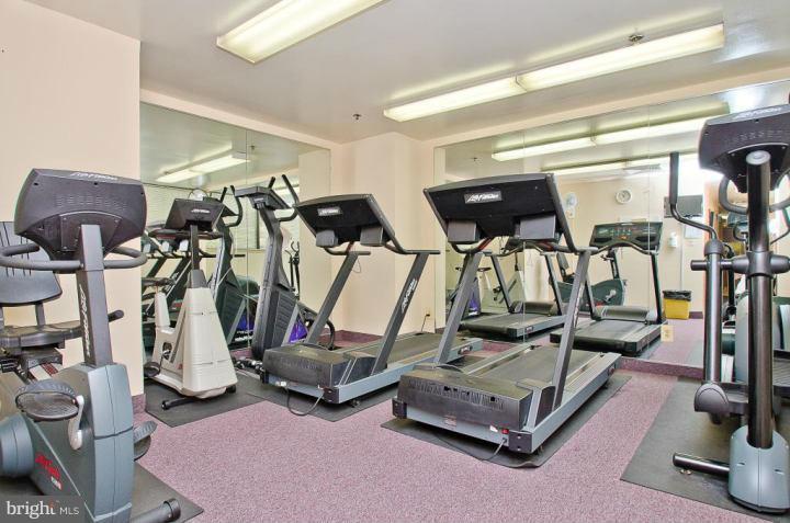 SKYLINE HOUSE - Residential