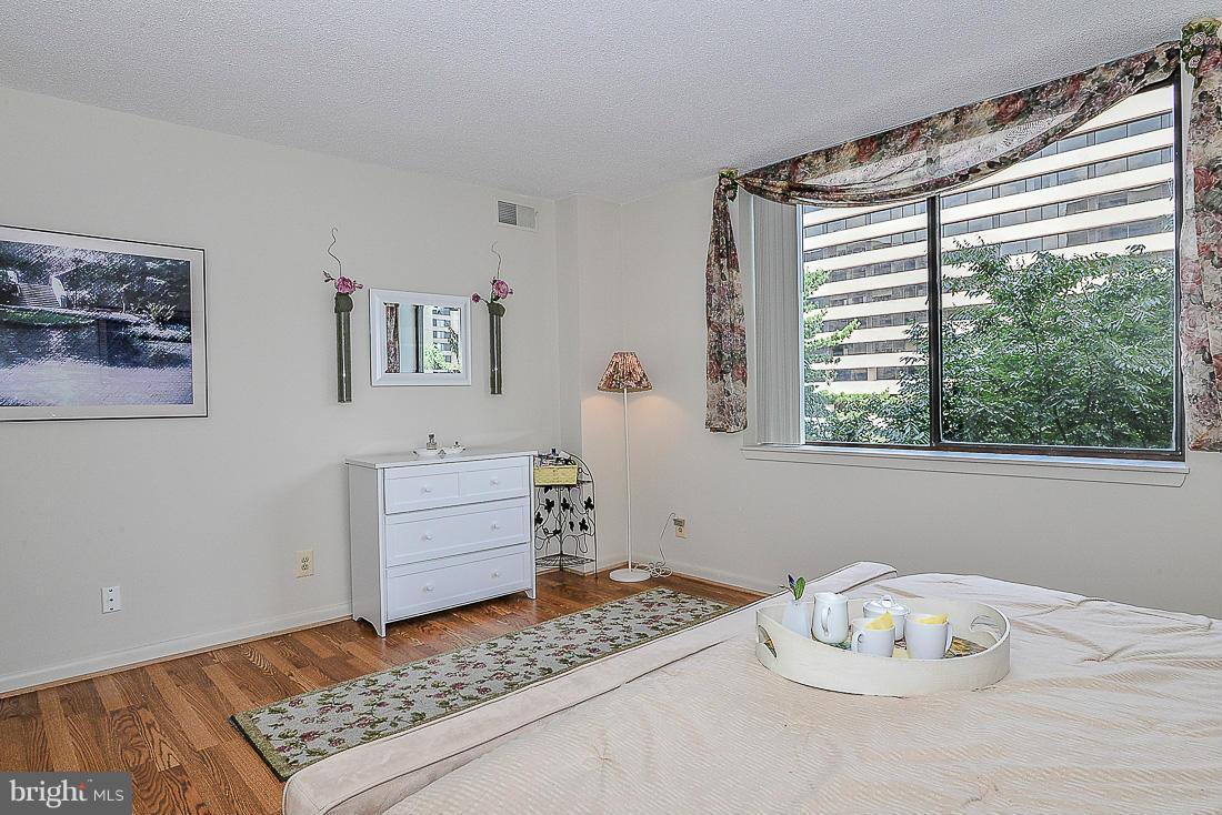 SKYLINE HOUSE - Residential