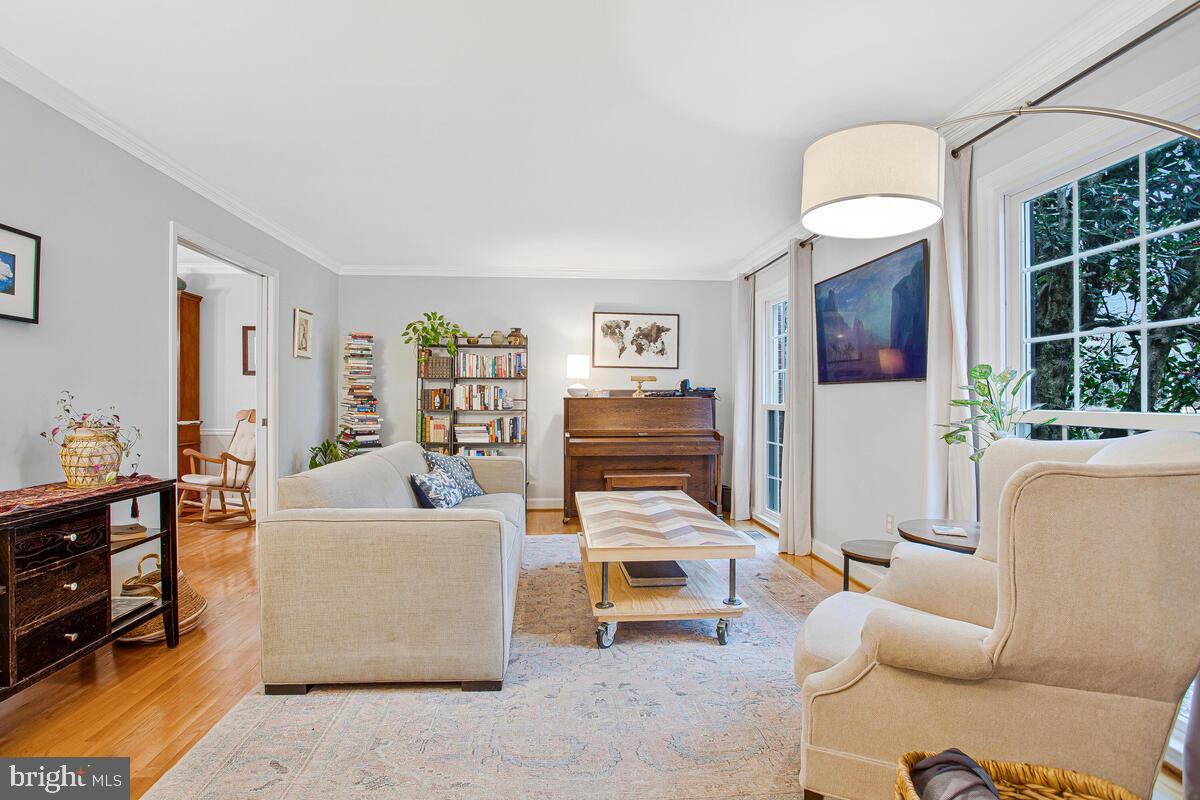 ROLLANDWOOD - Residential Lease