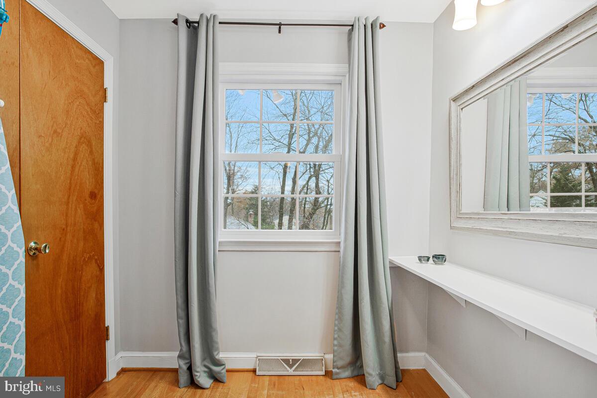 ROLLANDWOOD - Residential Lease