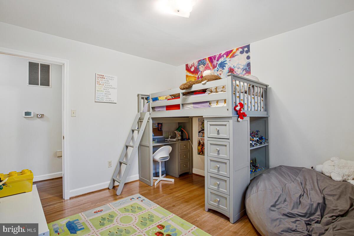 ROLLANDWOOD - Residential Lease