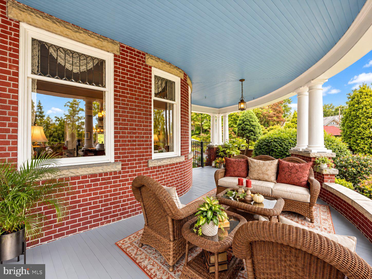 827 WINDSOR ROAD