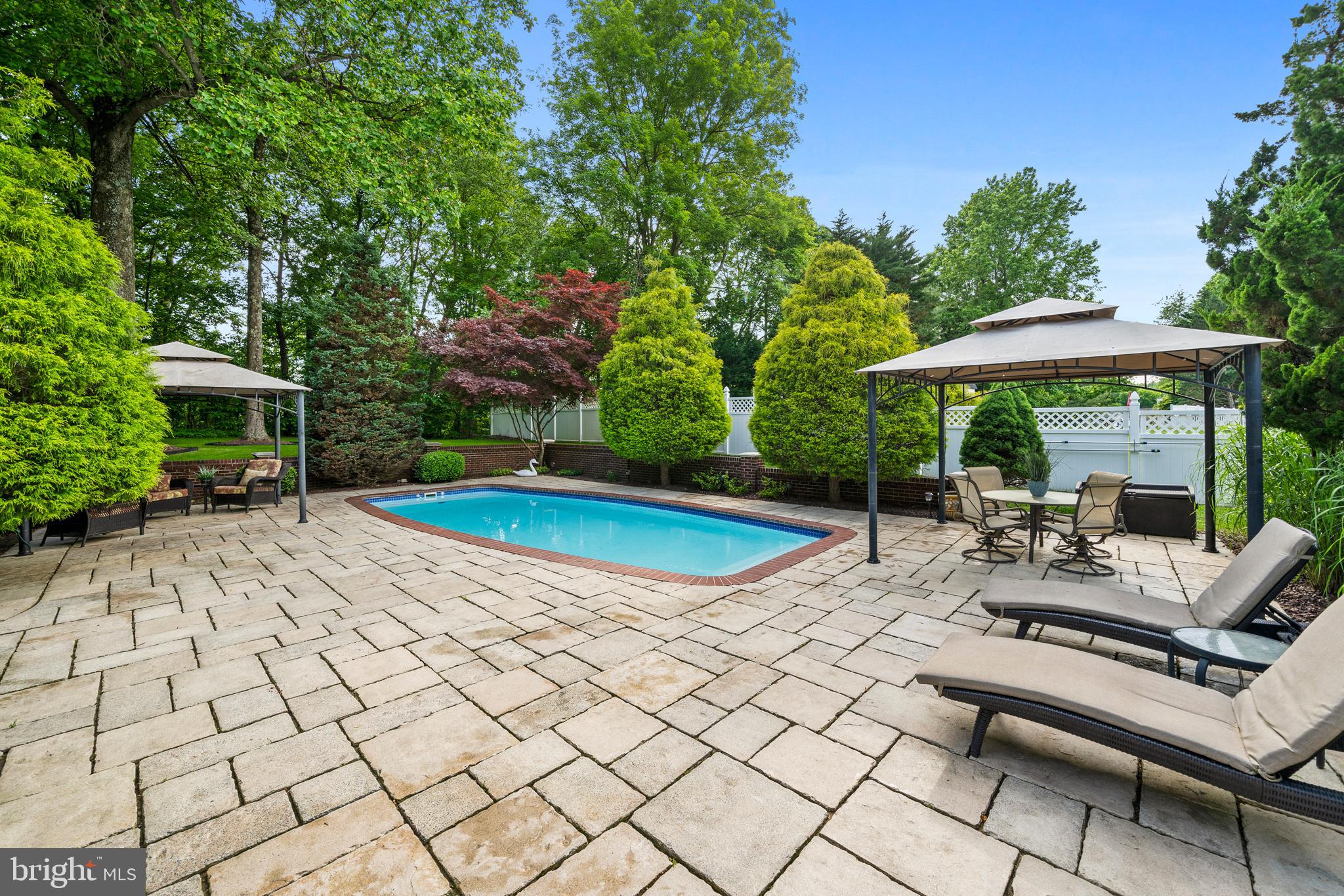 CROSS POINT - Residential