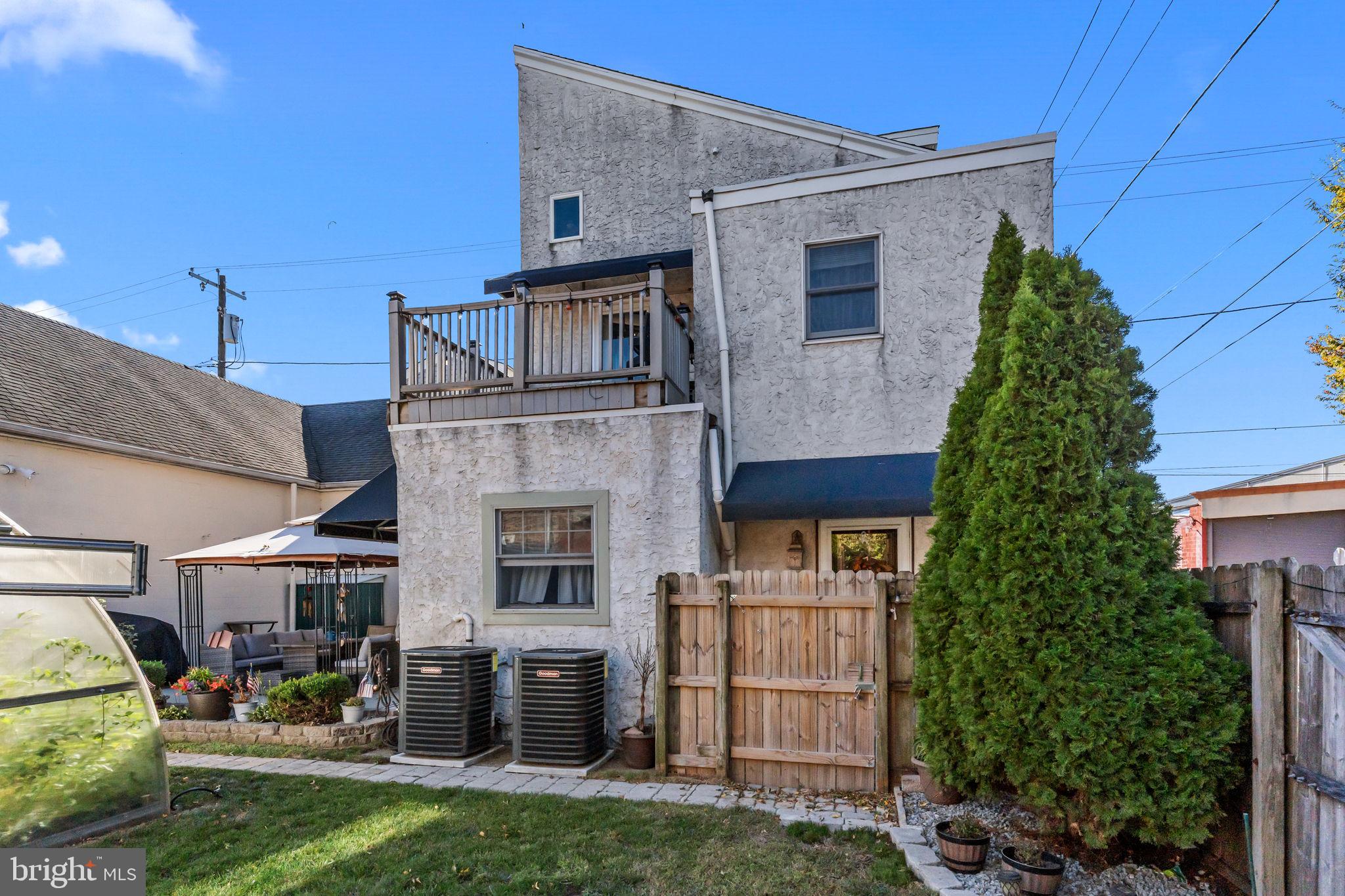 PORT RICHMOND - Residential