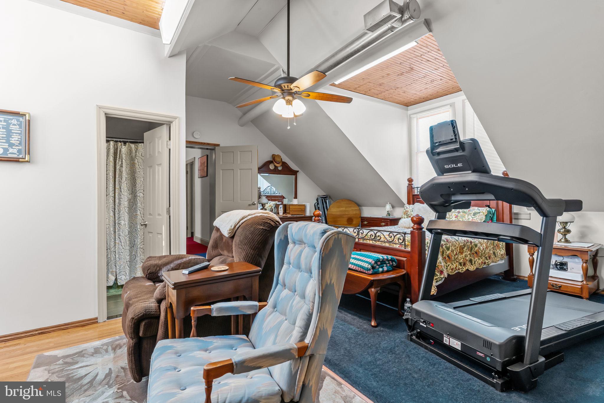 PORT RICHMOND - Residential