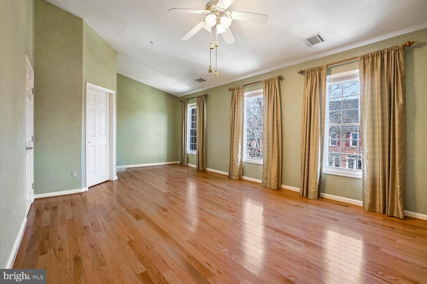 AMBERWOOD - Residential Lease