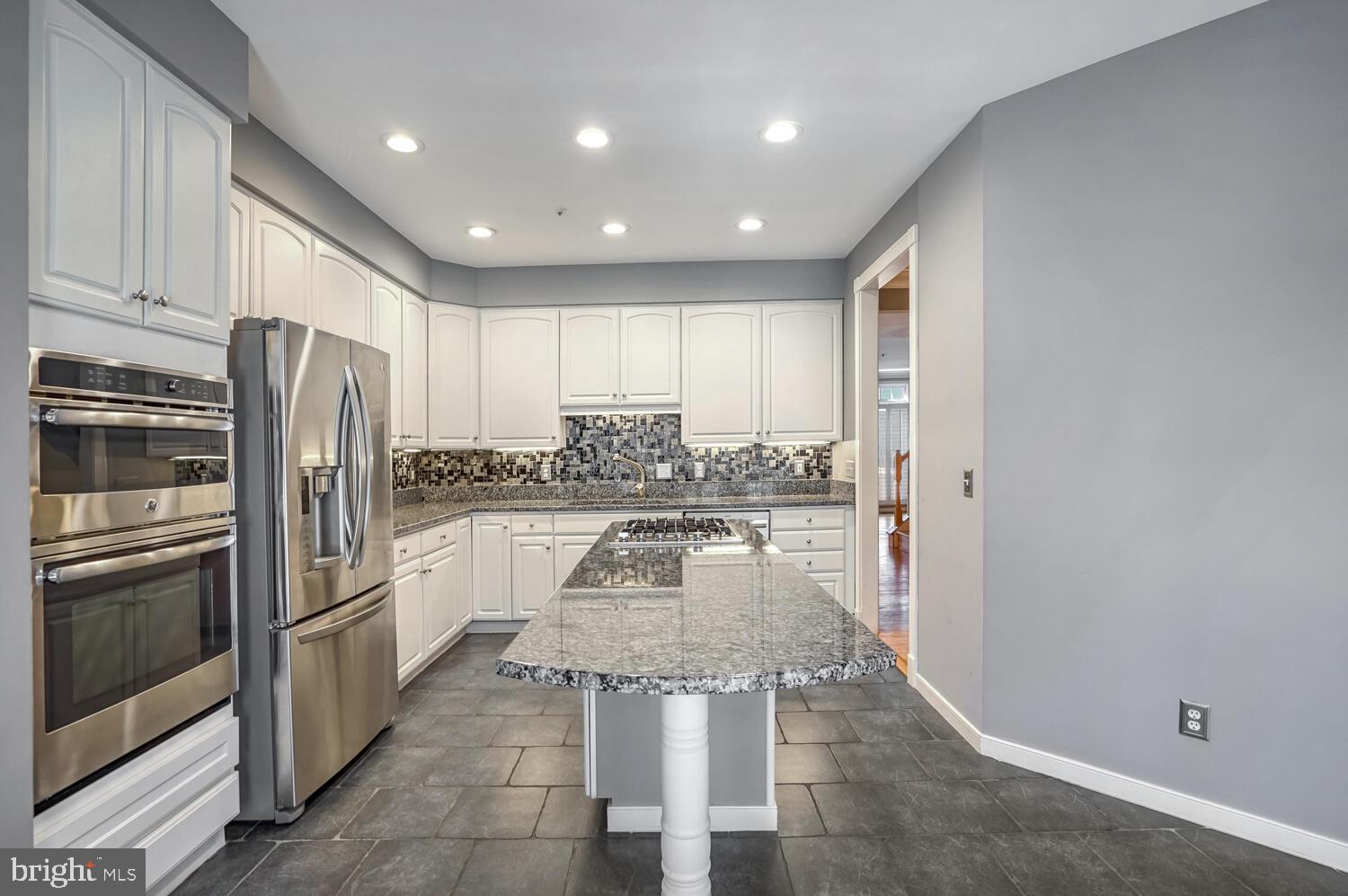 AMBERWOOD - Residential Lease