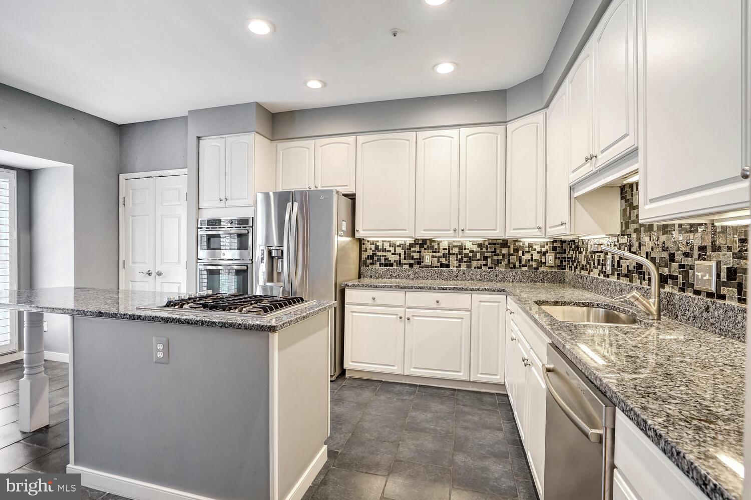 AMBERWOOD - Residential Lease