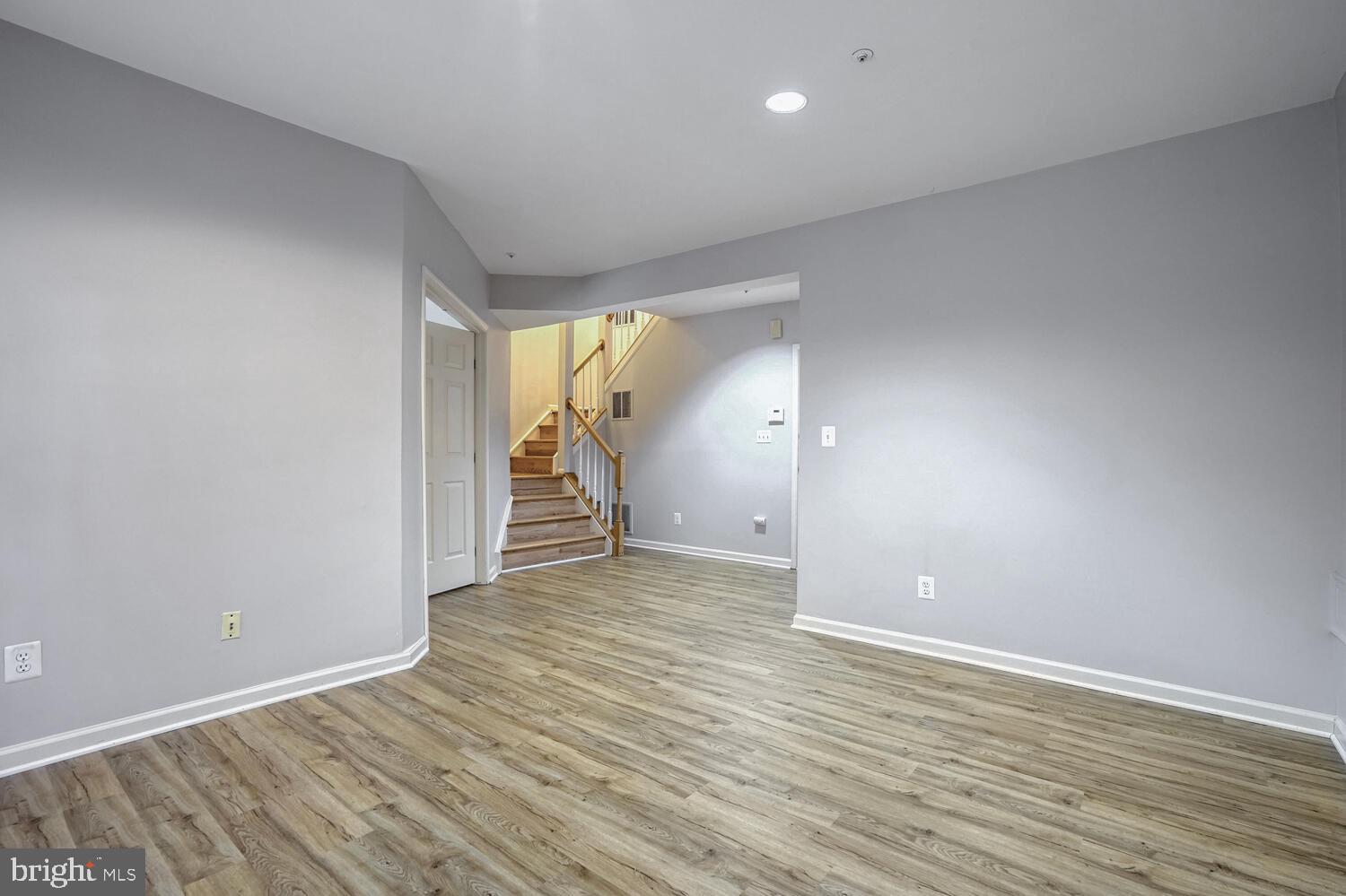 AMBERWOOD - Residential Lease