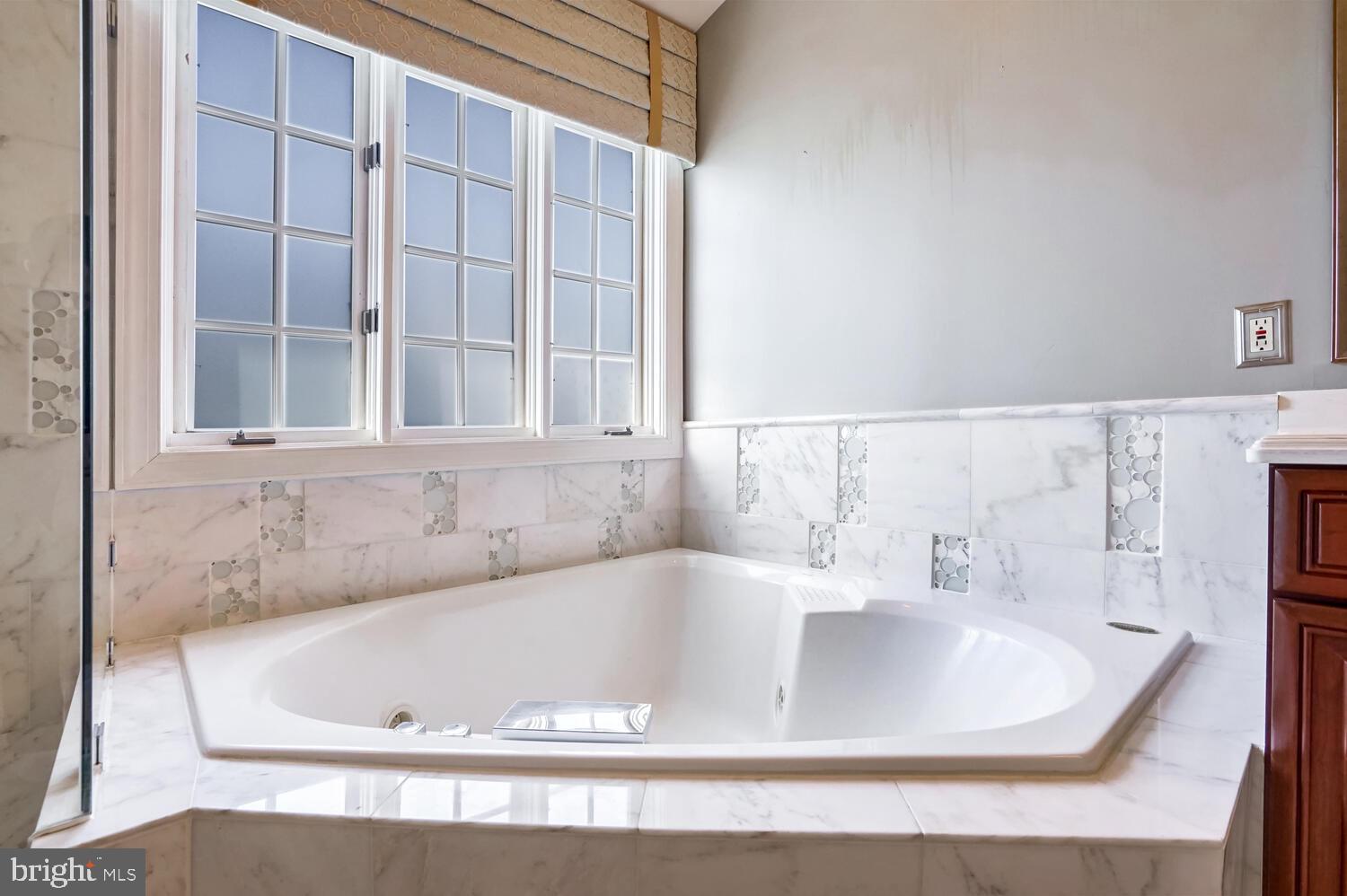 AMBERWOOD - Residential Lease