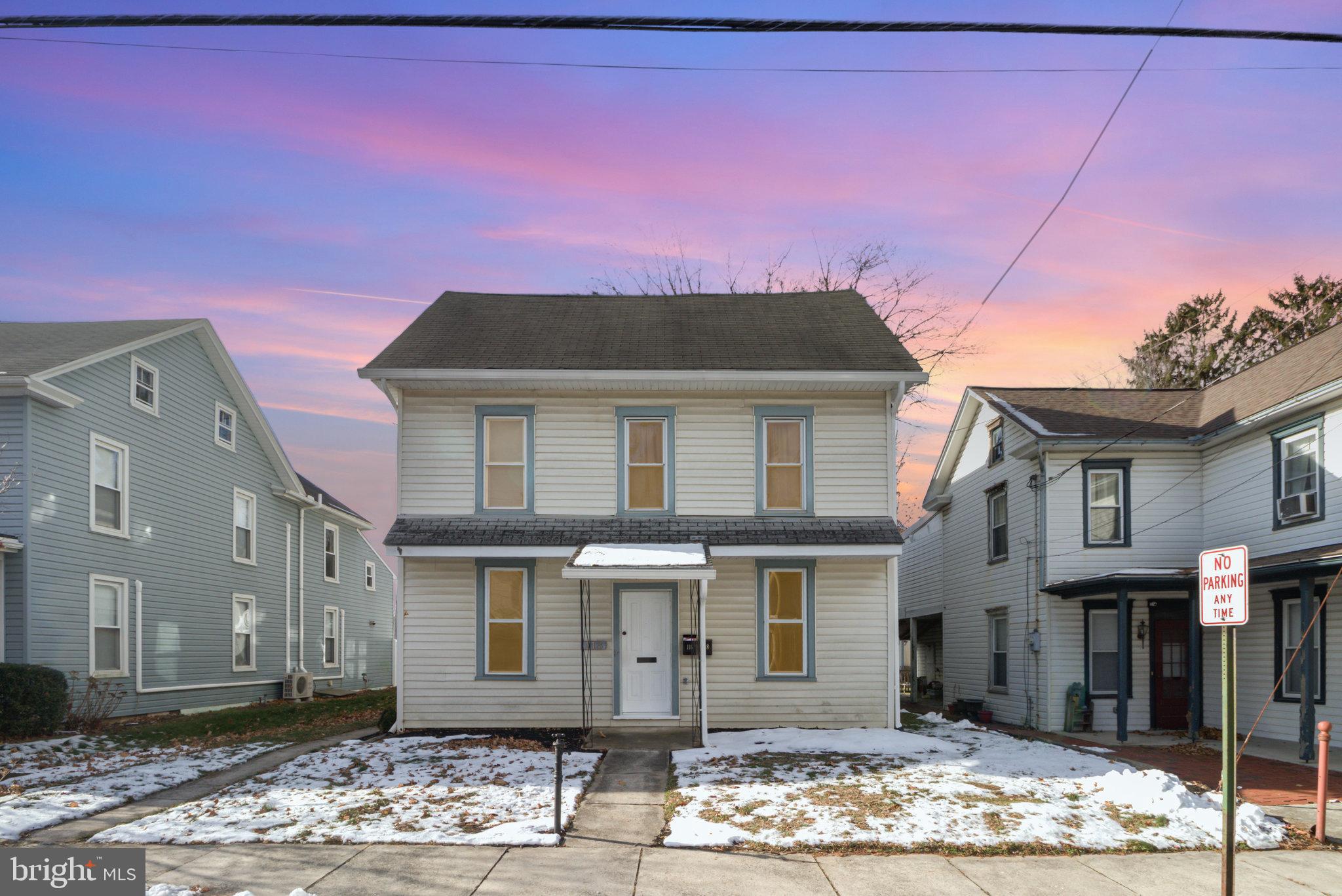 Main image without alt text