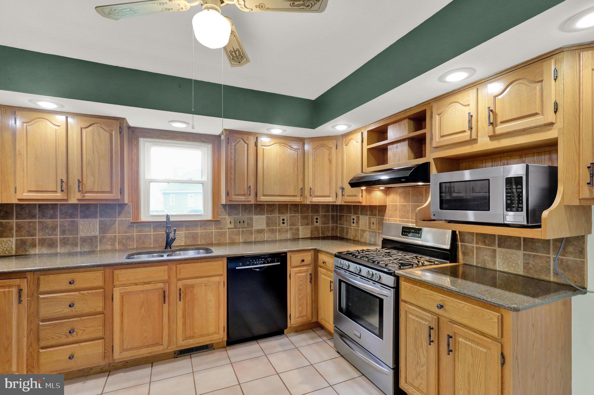19 FOXCHASE LN