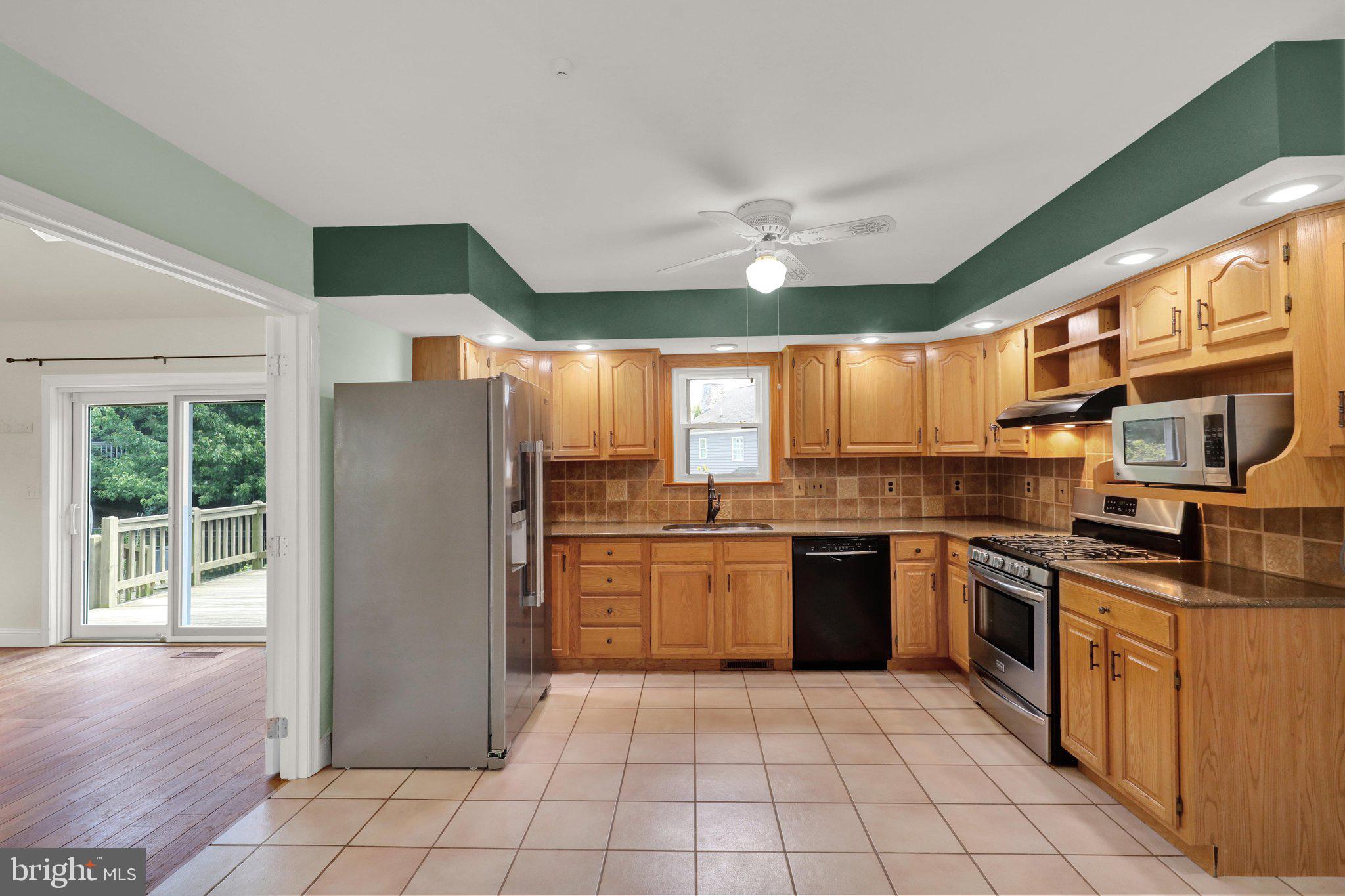 19 FOXCHASE LN