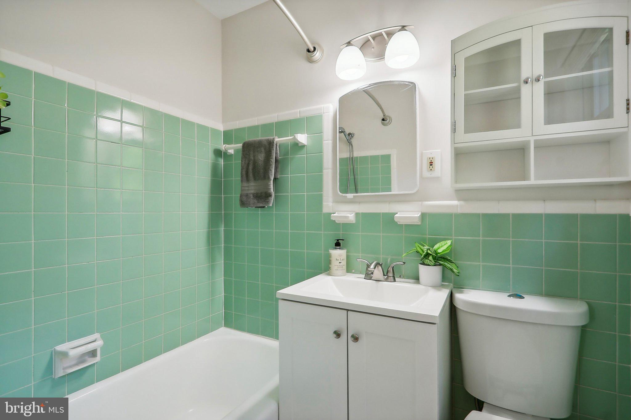 MADISON MANOR - Residential