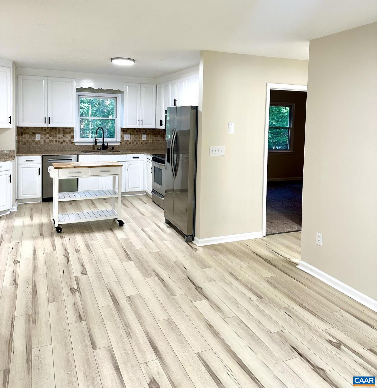 DEER LAKE ESTATES - Residential